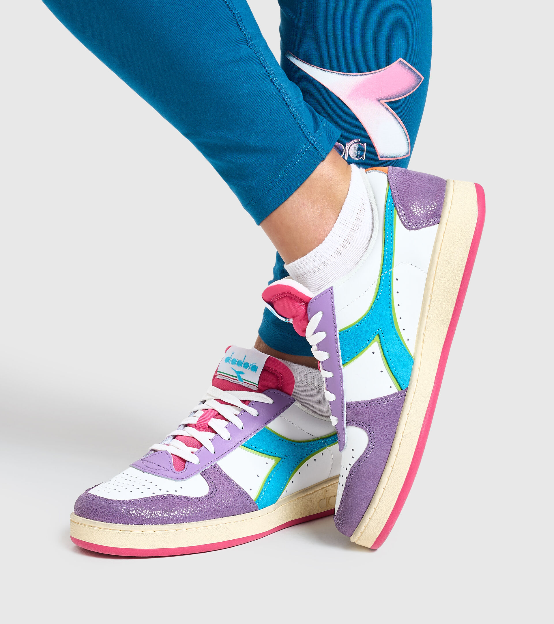 Sports shoe - Women MAGIC BASKET LOW ICONA WN ENGLISH LAVENDER/WHITE - Diadora