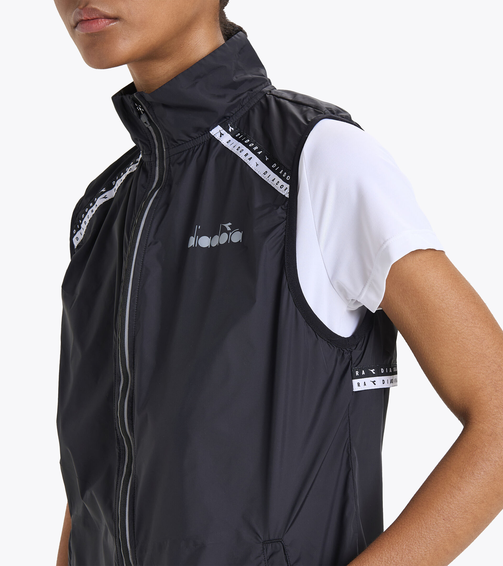Running windproof vest - Women L. PACKABLE VEST SCHWARZ - Diadora