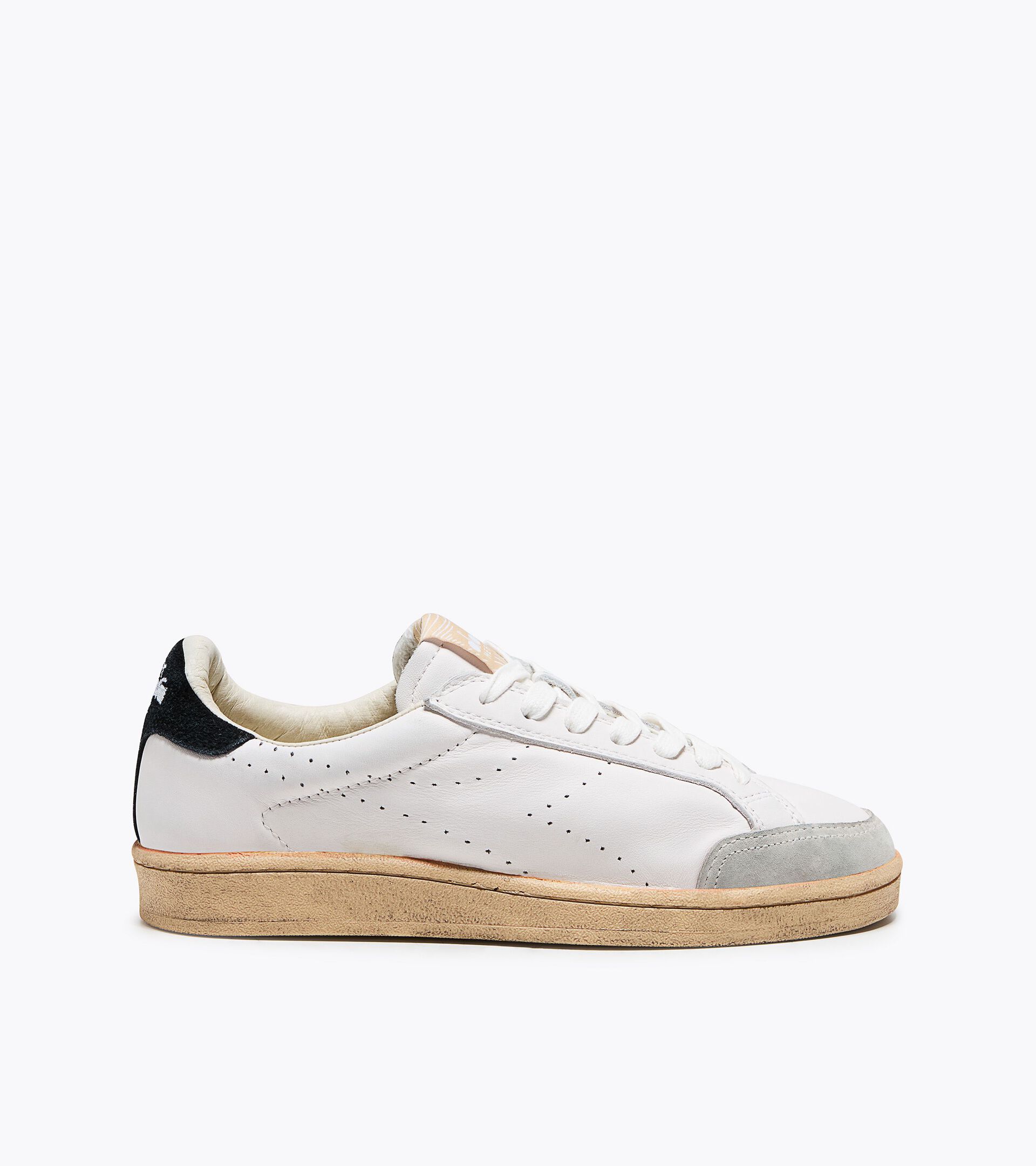 Heritage Leather Sneakers - All-gender
 PRESTIGE PLAIN USED WHITE/BLACK - Diadora