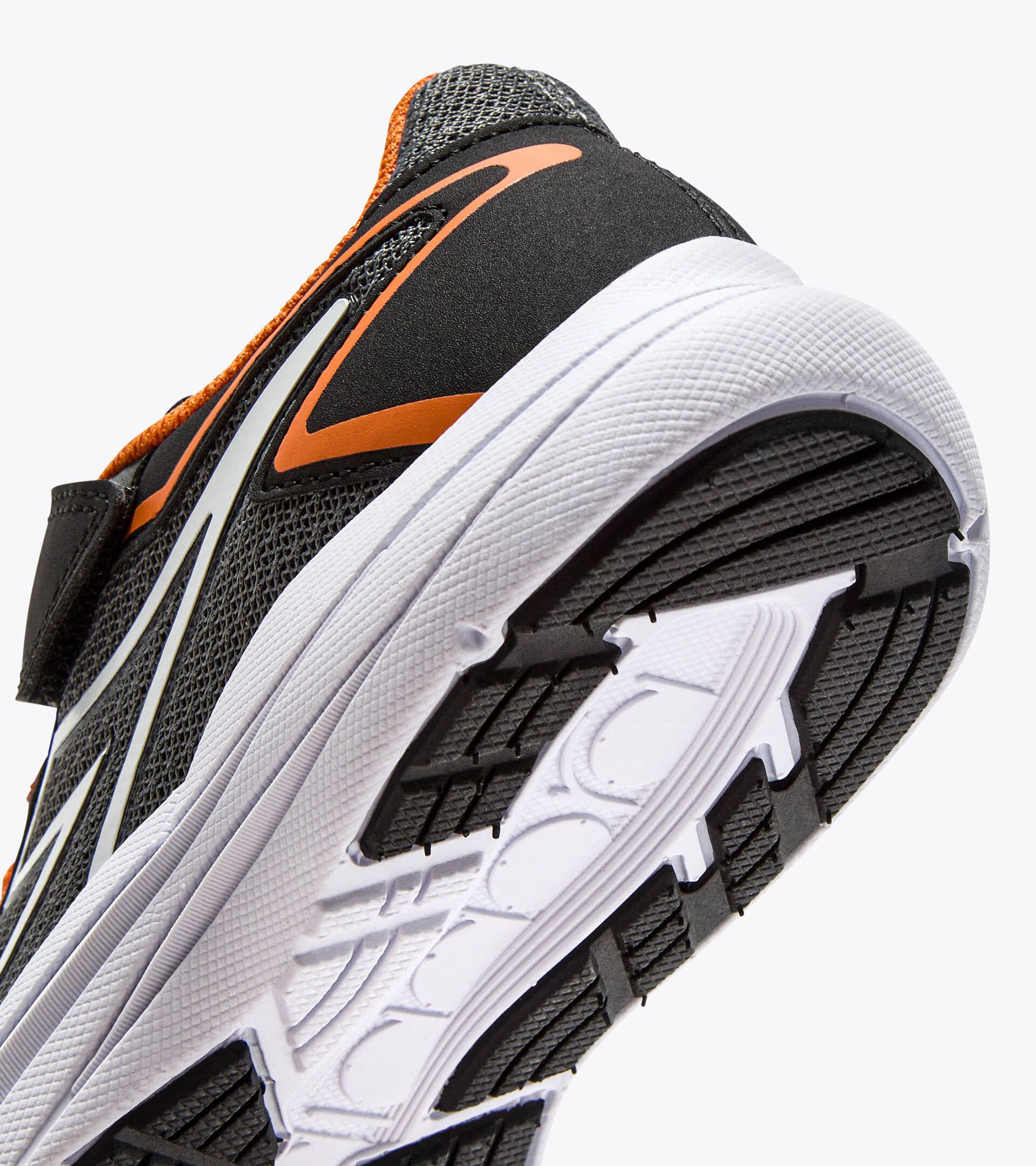 Zapatillas de running - Doble cierre - Niños/niñas y adolescentes
SNIPE 3 JR GRIS ACERO/BLANCO/NEGRO - Diadora