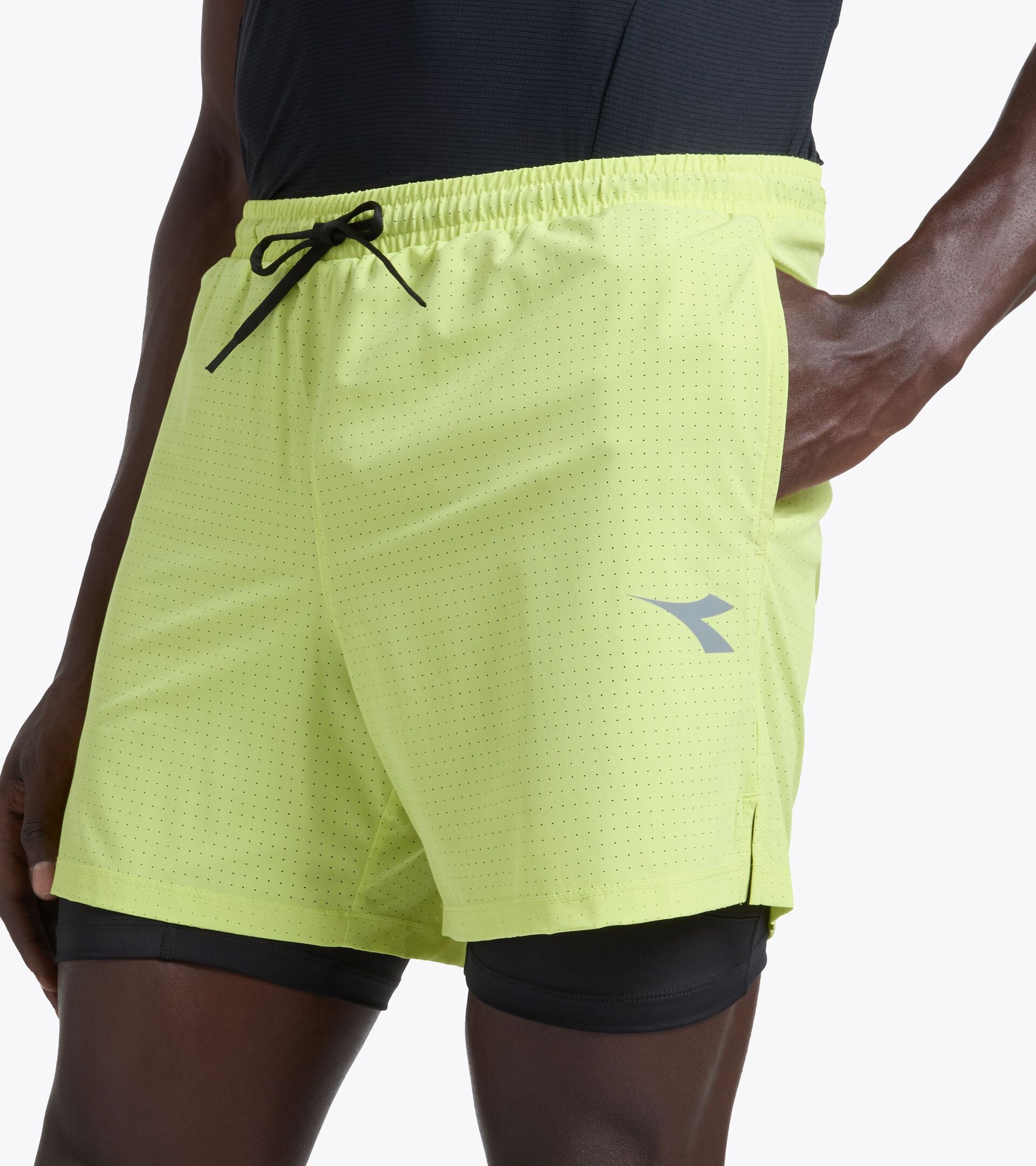 2-in-1 5'' Running Shorts - Training - Men&rsquo;s SHORTS 2IN1 5 WILD LIME GREEN - Diadora