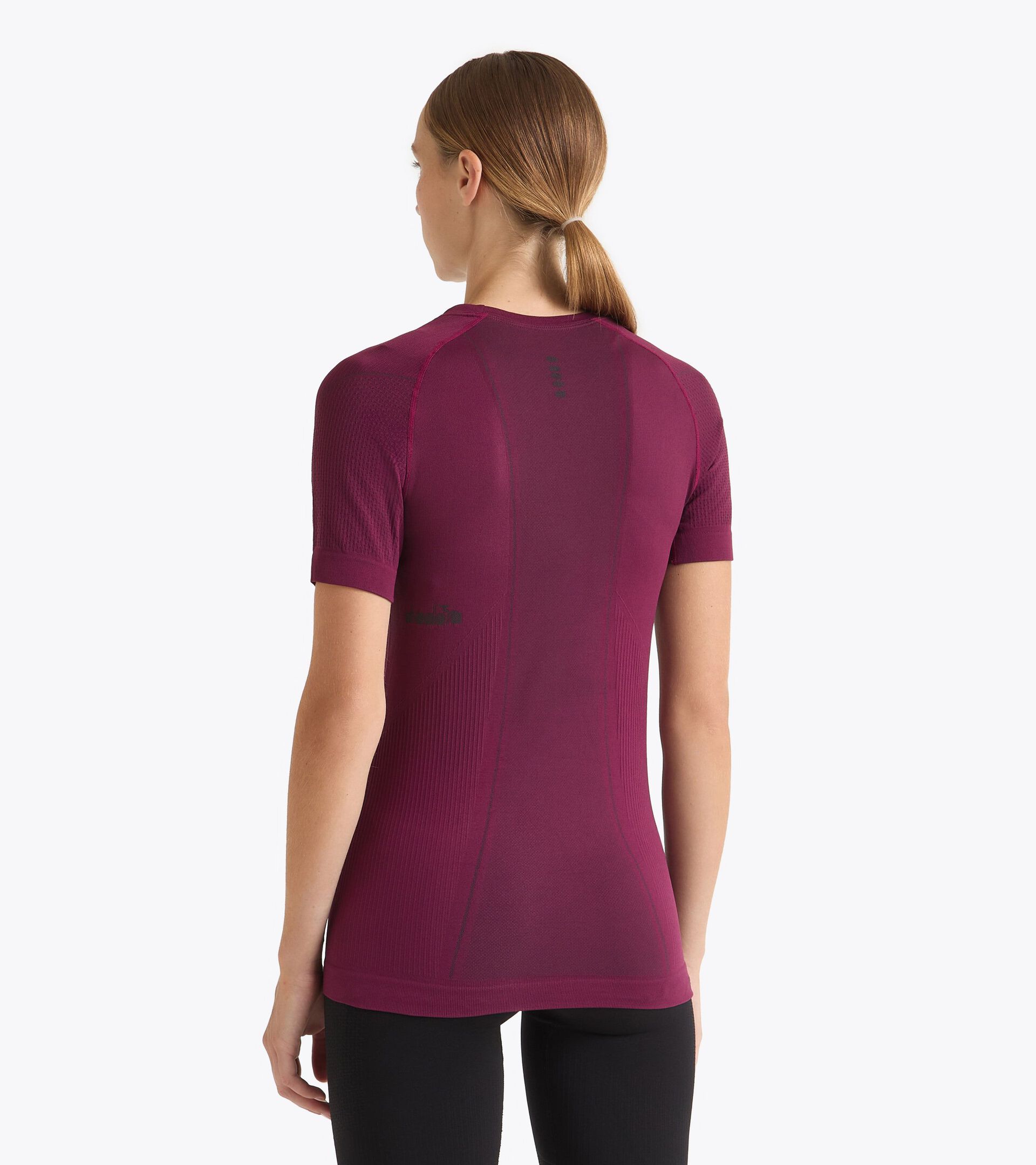 Made In Italy technical shirt - Running - Women’s
L. SS T-SHIRT STRATOZERO MAROON BANNER - Diadora