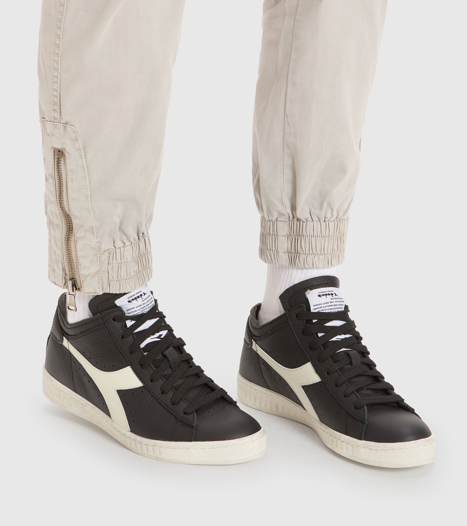 Sports shoe - Unisex GAME L WAXED ROW CUT BLACK/WHITE/BLACK - Diadora