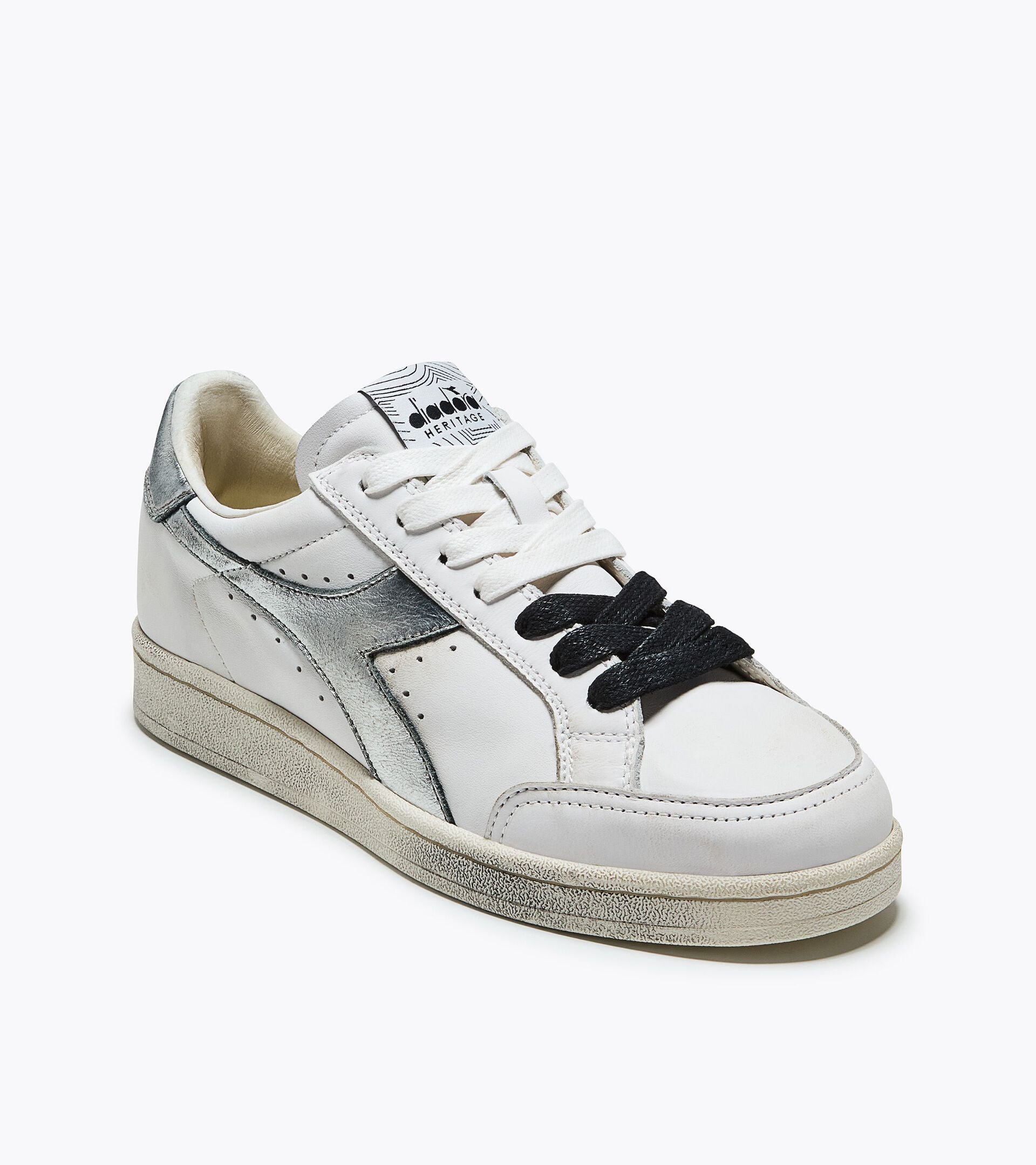 Heritage Shoe in Metallic Leather - Women&rsquo;s PRESTIGE METALLIC WN WHITE/SILVER - Diadora