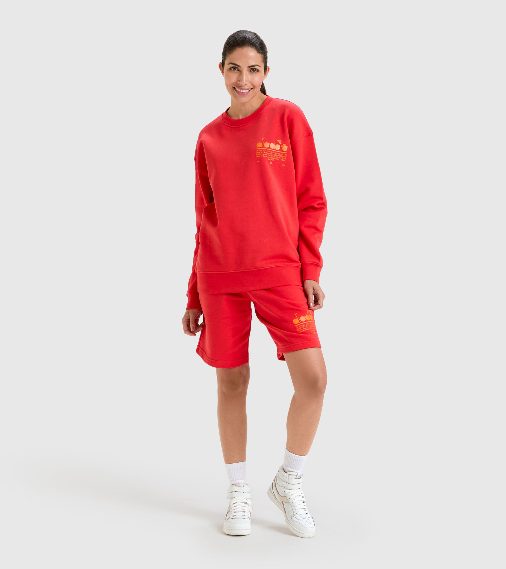 Organic cotton round-neck sweatshirt - Unisex SWEATSHIRT CREW MANIFESTO POPPY RED - Diadora