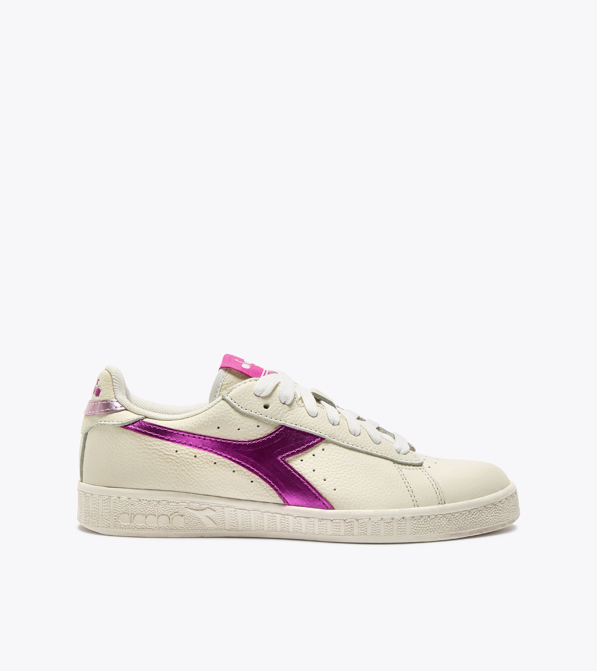 Leather sports sneakers - Women’s 
 GAME L LOW WAXED METAL WN WHITE/FESTIVAL FUCHSIA - Diadora