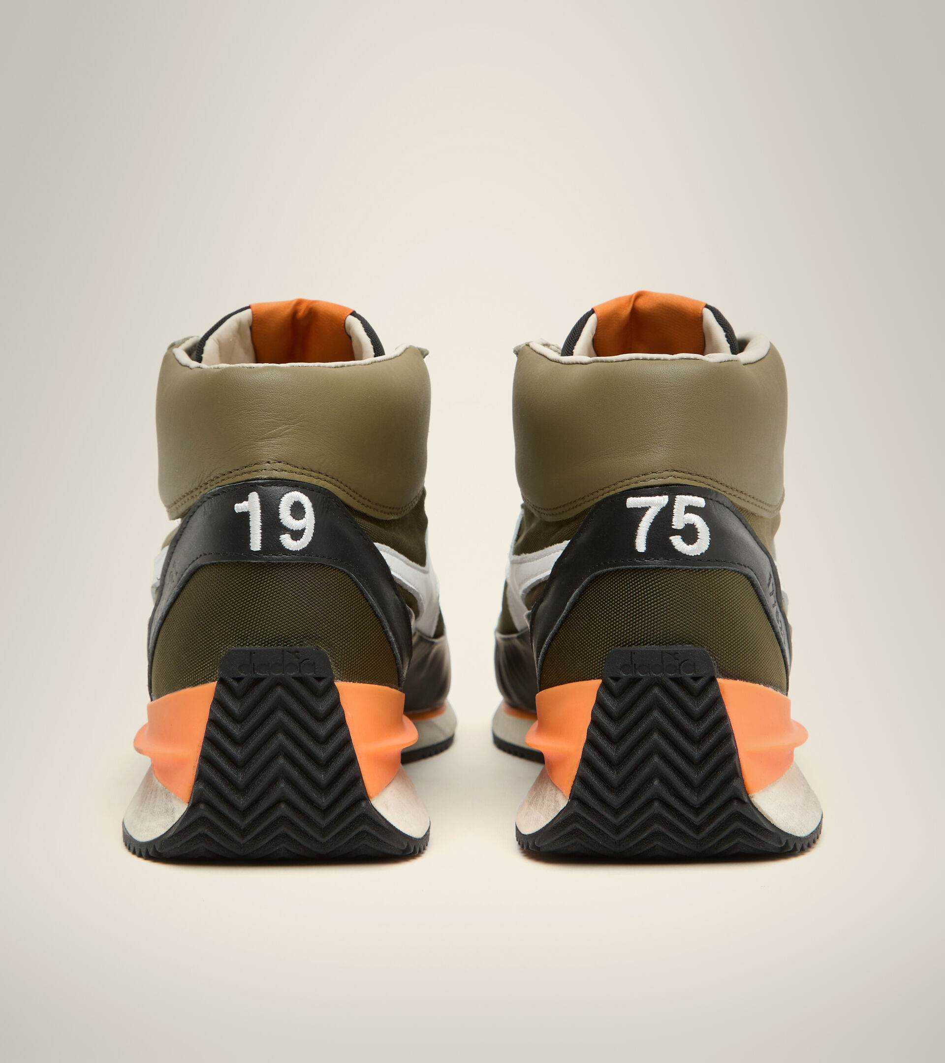 Heritage-Schuh Made in Italy - Herren EQUIPE MID MAD ITALIA NUBUCK SW OLIVIN - Diadora