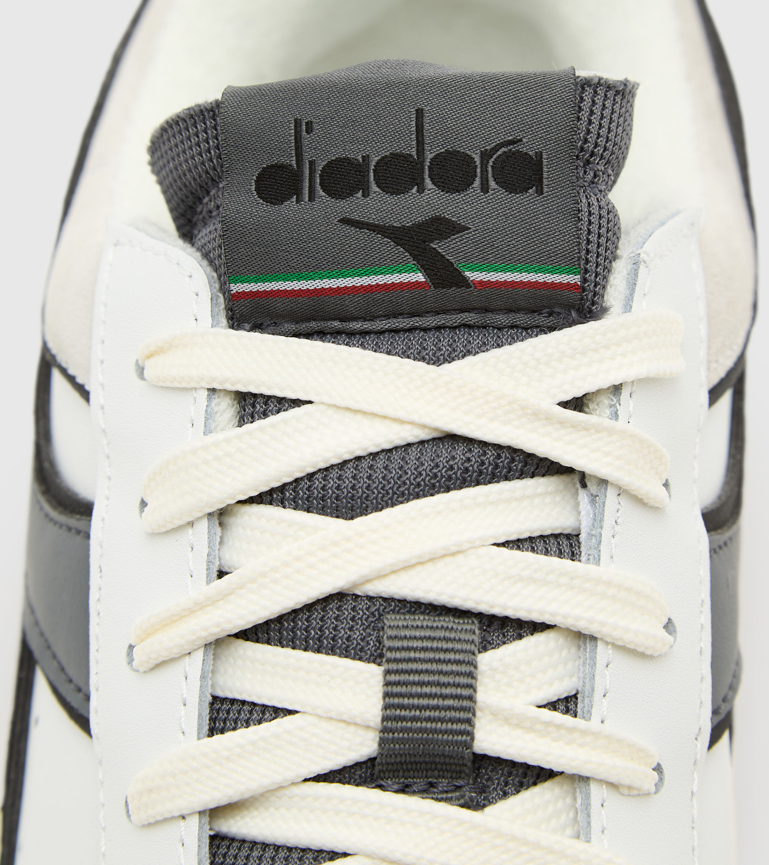 MAGIC BASKET LOW ICONA Sports shoe - Unisex - Diadora Online Store US