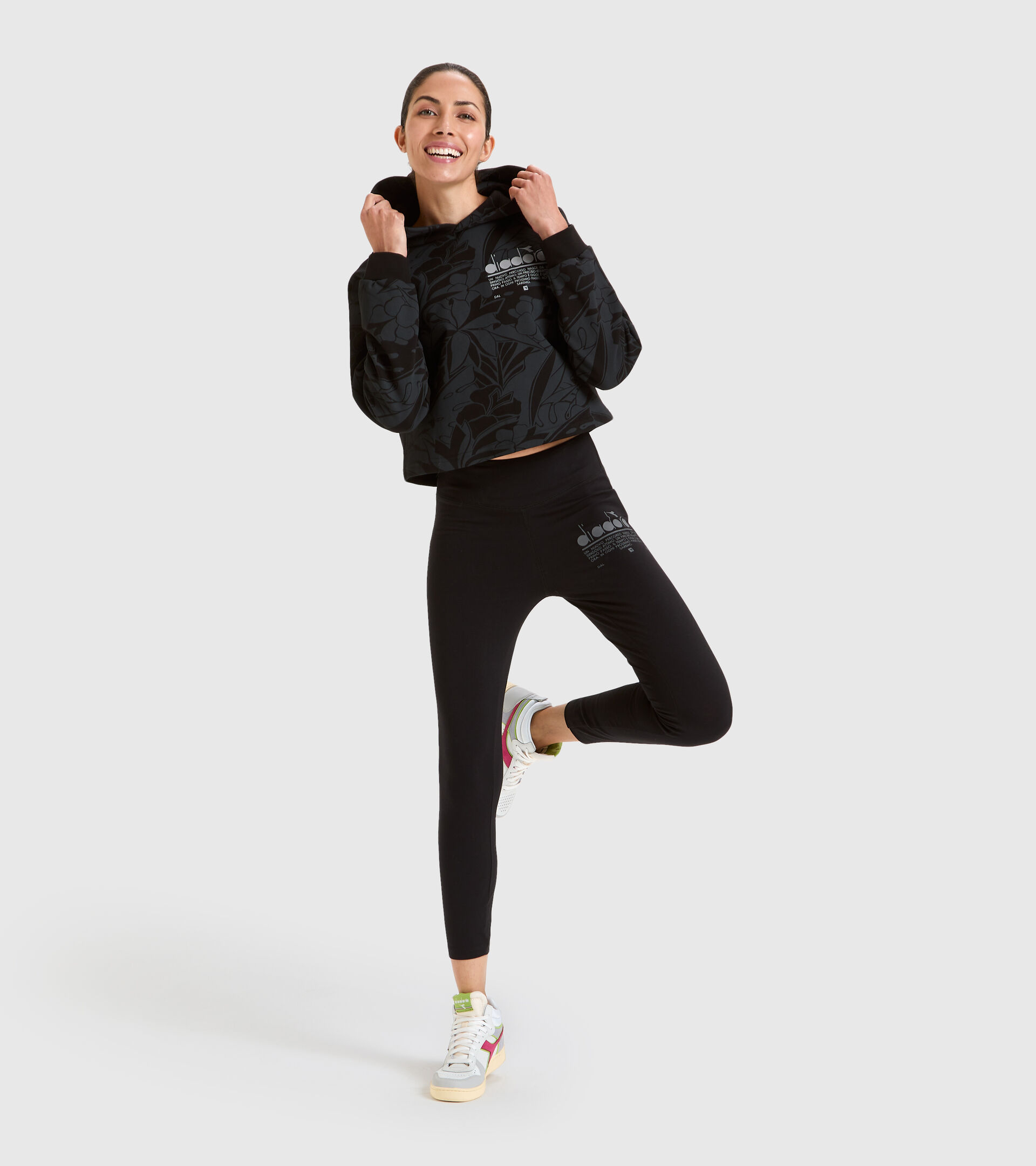 Cropped Cotton hoodie - Women L. HOODIE CROP MANIFESTO BLACK - Diadora
