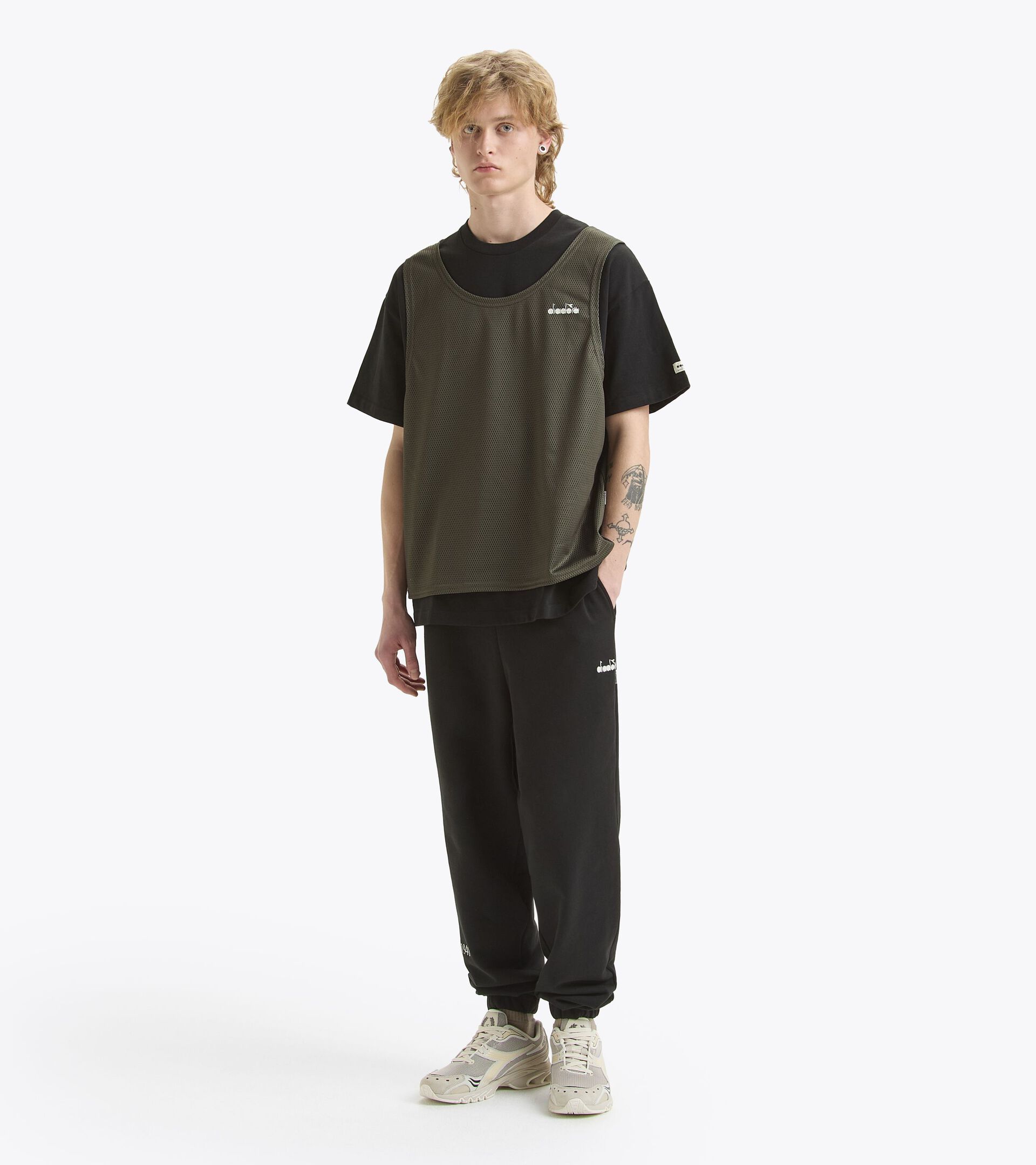 T-Shirt und Trägertop 2 in 1 – made in Italy - genderneutral
 T-SHIRT SS 2-IN-1 LEGACY MILITAROLIV - Diadora