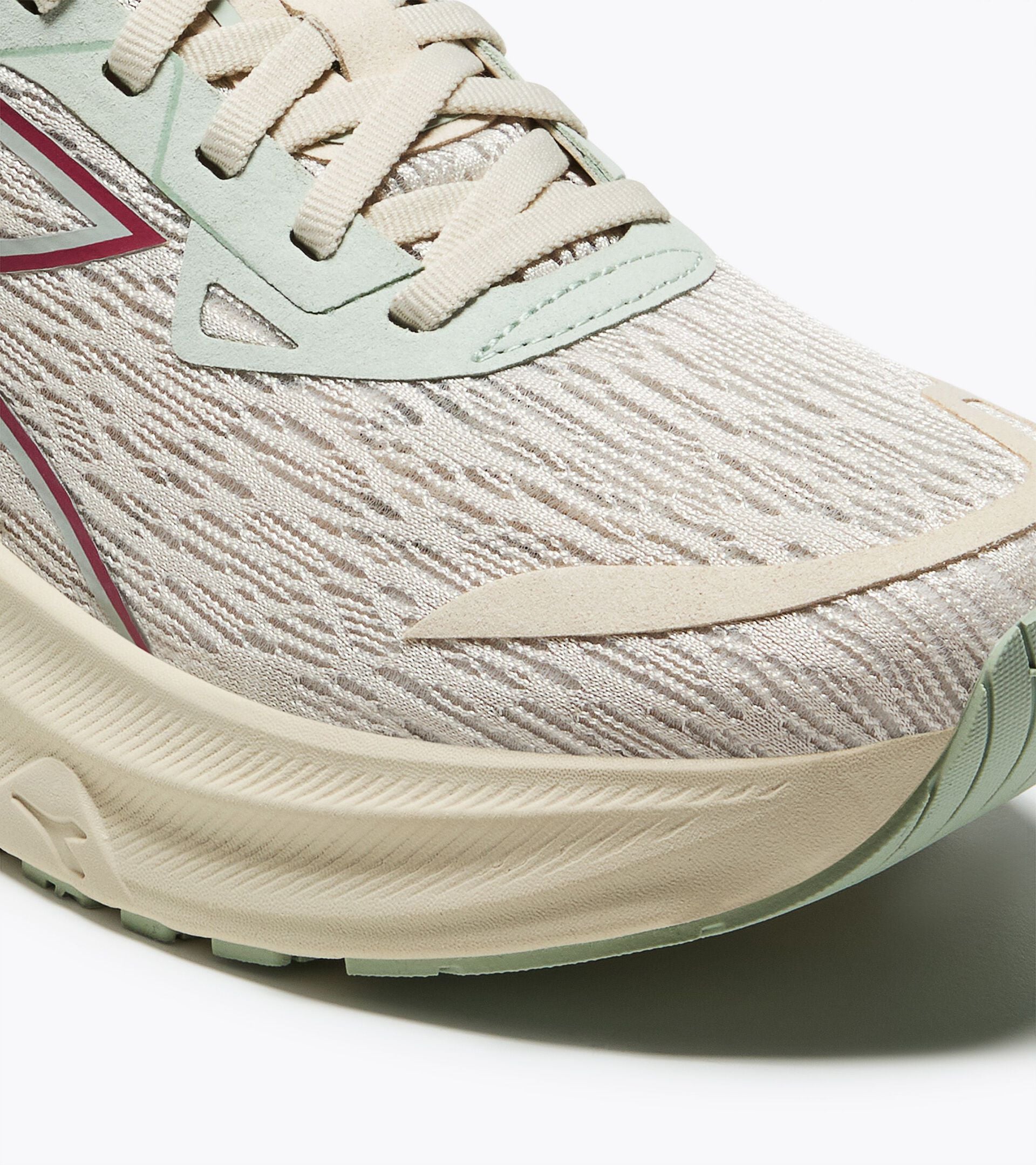 Running shoe - Comfort and stability - Women&rsquo;s NUCLEO 2 W ALMOND MILK /EARTH RED - Diadora