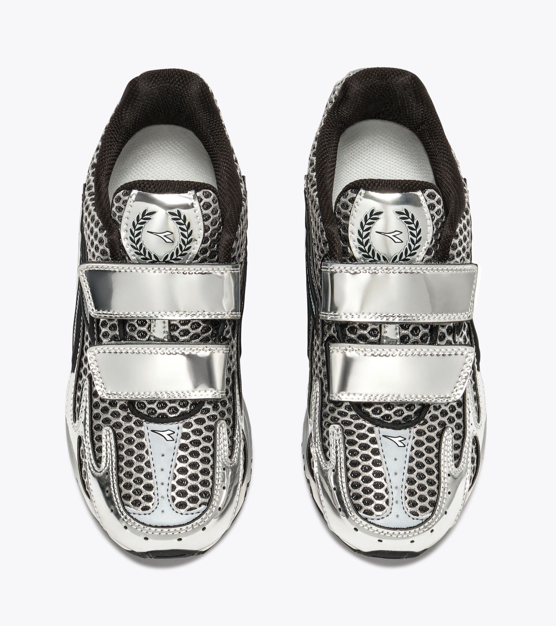 Sport-Sneaker im Stil der 2000er Jahre - F&uuml;r alle Geschlechter MYTHOS PROPULSION 280 STRAP ARGENTO DD/NERO - Diadora