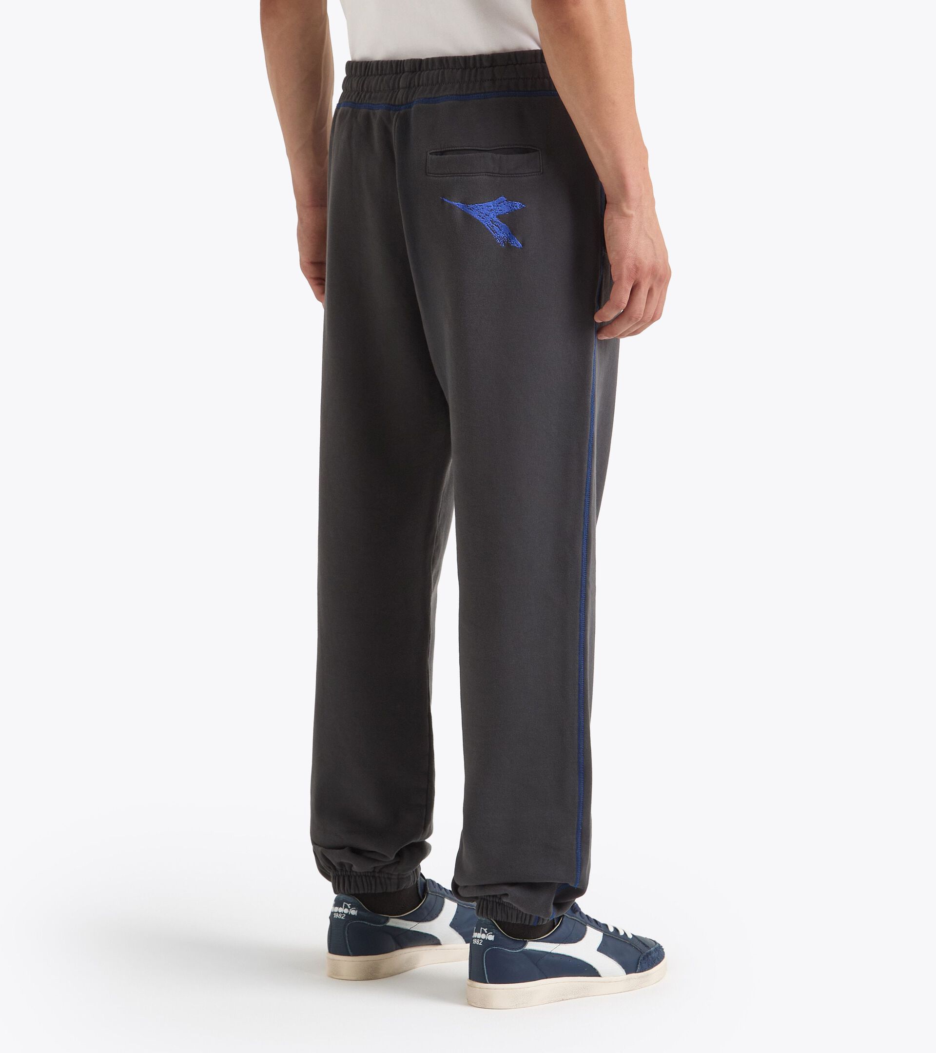 Legacy pants - Made in Italy - All-gender
 PANTS LEGACY BLACK OYSTER - Diadora