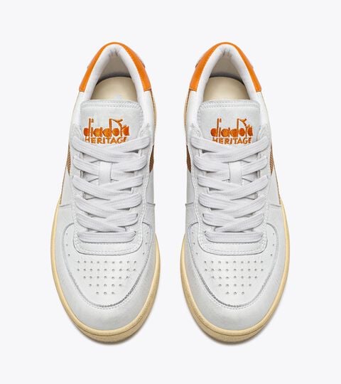 Heritage shoe - Gender Neutral MI BASKET LOW USED WHITE/CARAMEL - Diadora