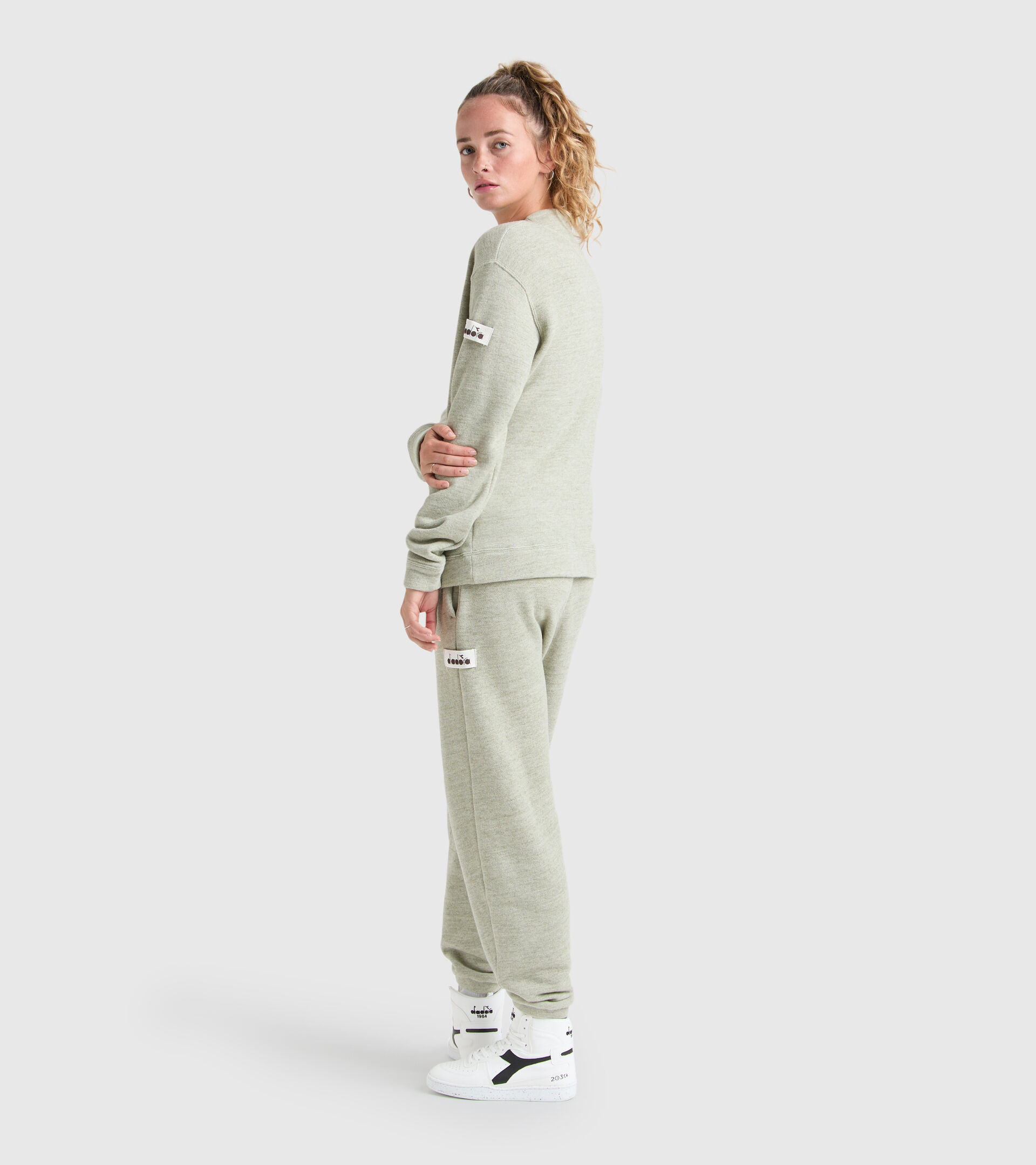 Sweat de sport ras du cou - Femme L. SWEATSHIRT CREW MANIFESTO 2030 MELANGE VERT DESERT SAUGE - Diadora