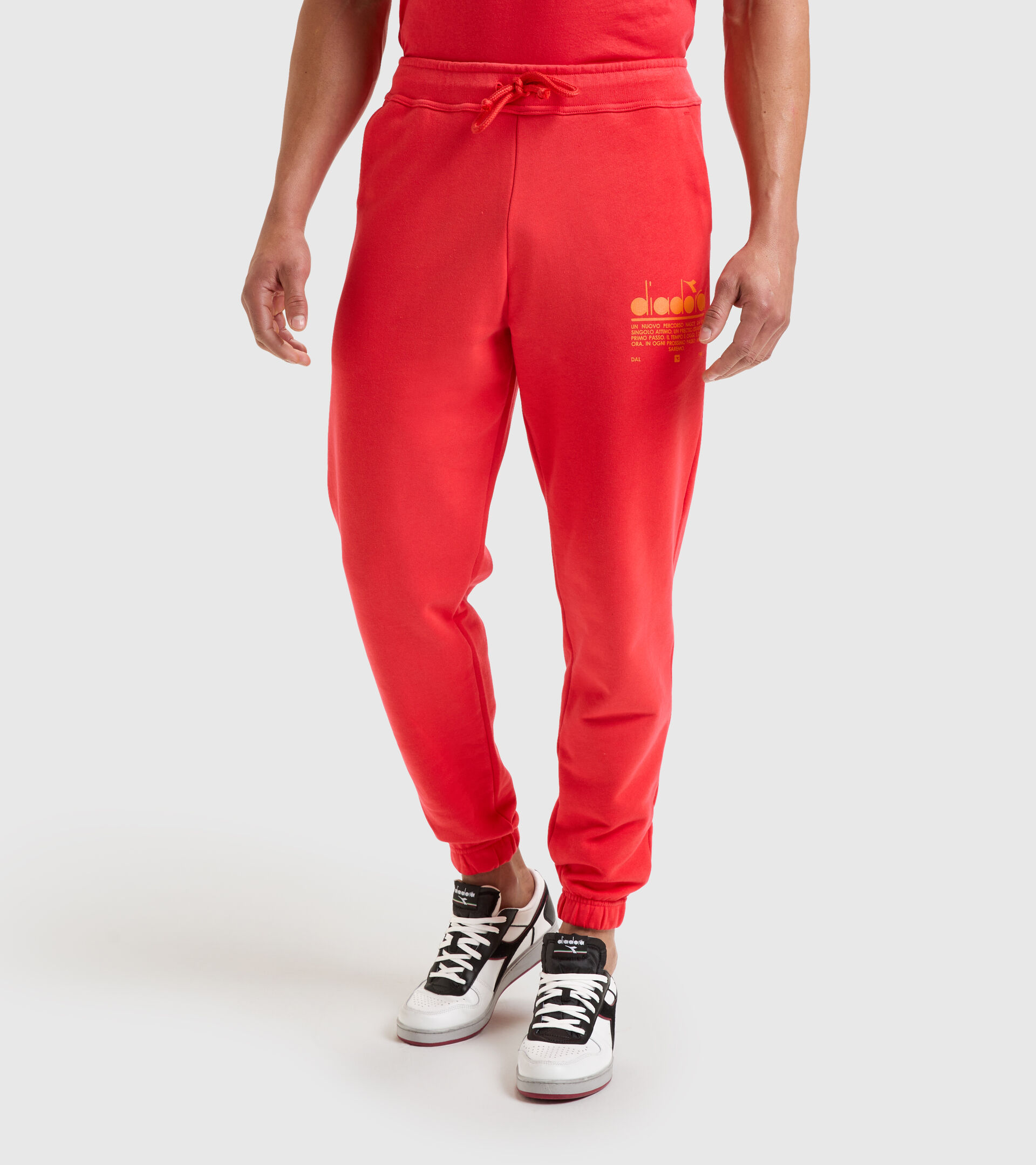 Jogginghose aus aufgerauter Baumwolle - Unisex PANT MANIFESTO MOHNBLUME ROT - Diadora