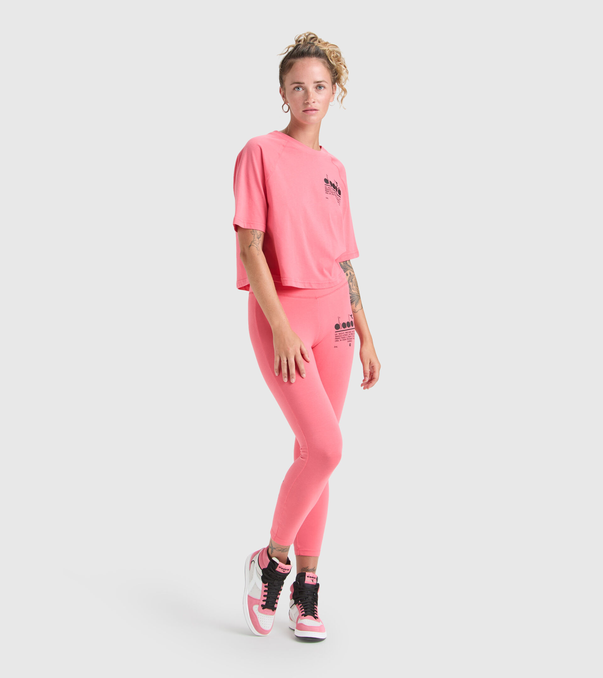 Cotton T-shirt - Women L. T-SHIRT SS MANIFESTO TEA ROSE - Diadora