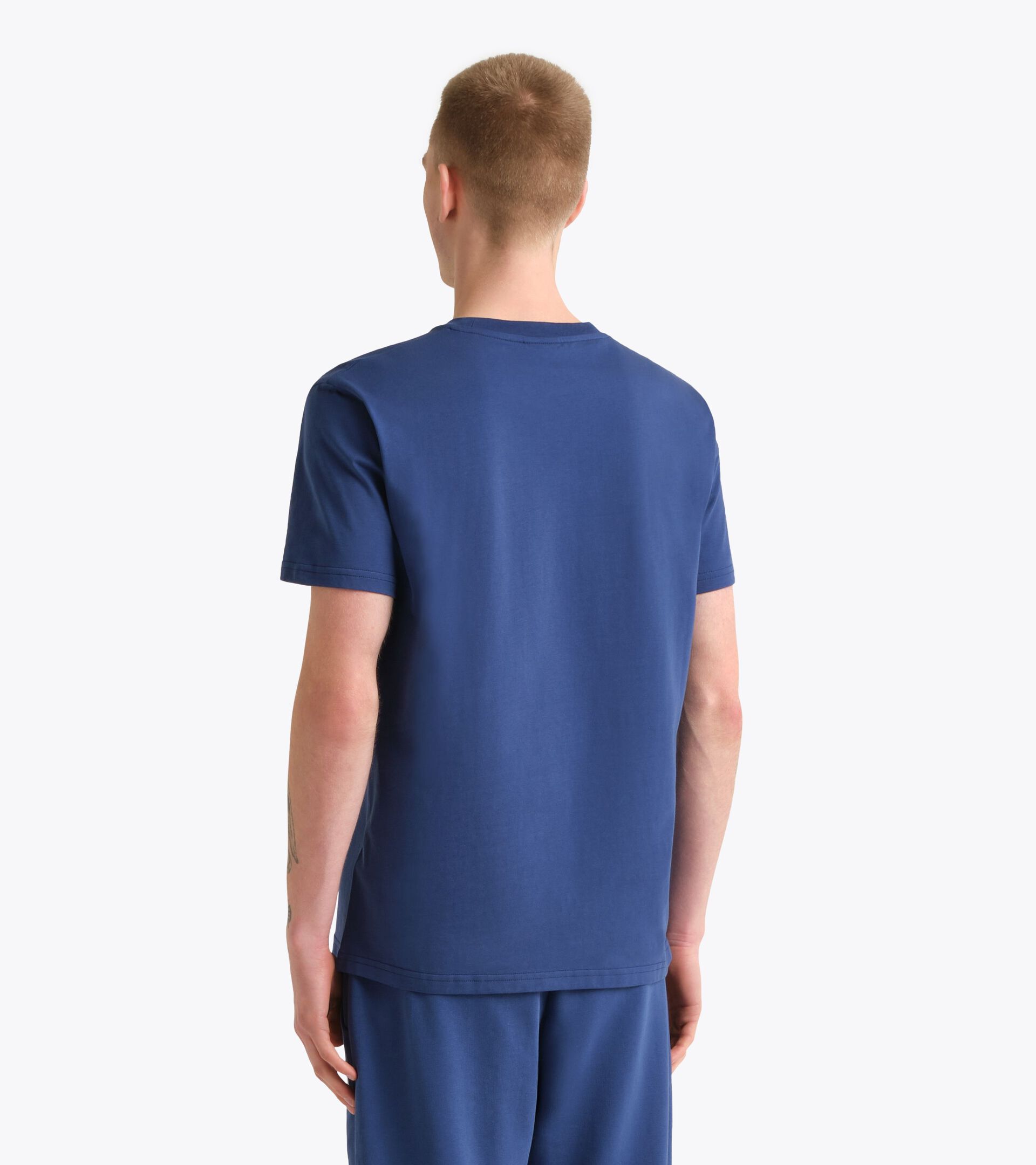 T-shirt - All-Gender
 T-SHIRT SS LOGO NAVY PEONY - Diadora
