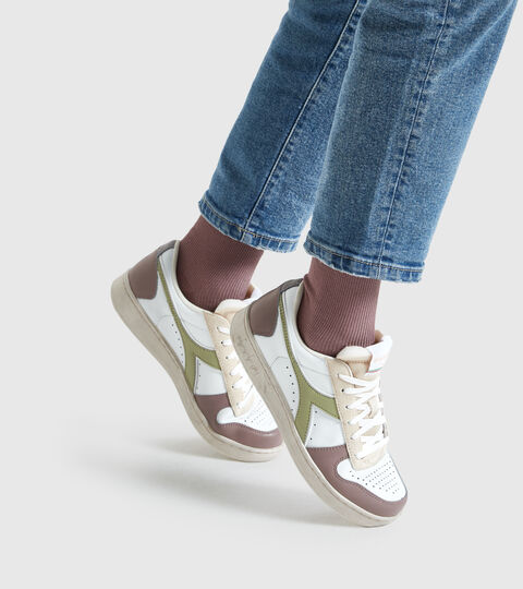 MAGIC BASKET LOW ICONA WN, WHITE/ANTLER/FLINT GRAY Sports shoes - Women MAGIC BASKET LOW ICONA WN WHITE/ANTLER/FLINT GRAY - Diadora