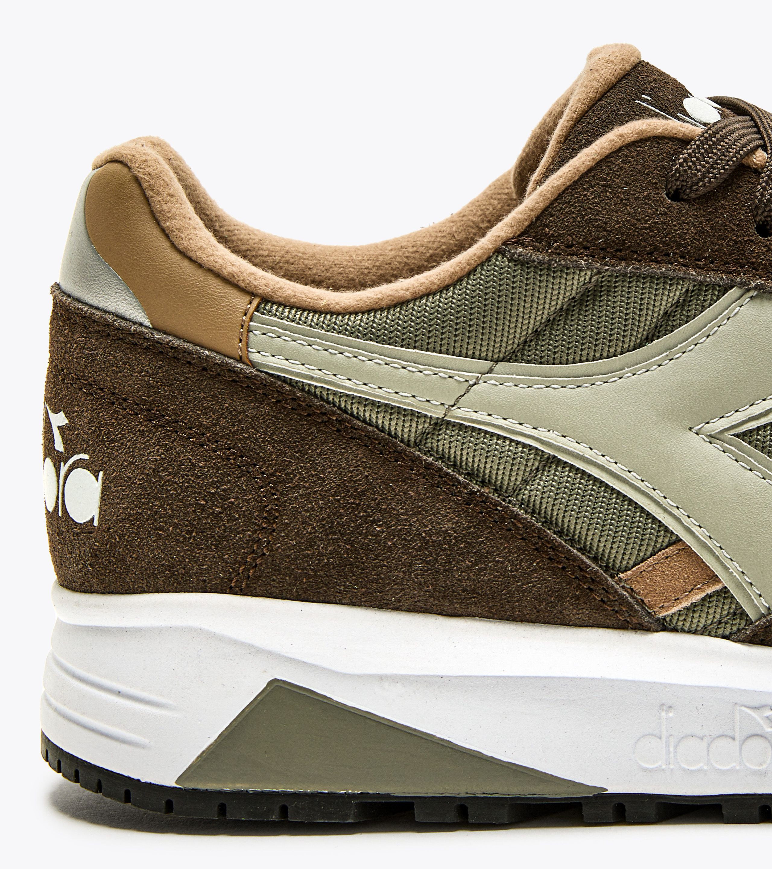 Diadora n902 top