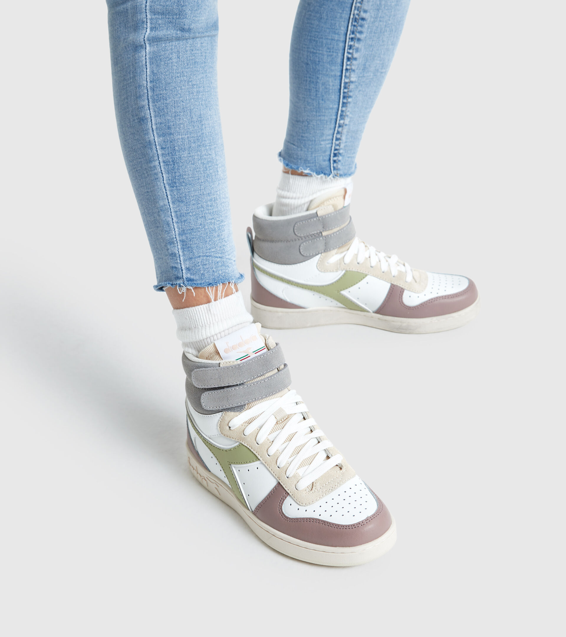 Sports shoes - Women MAGIC BASKET MID ICONA WN WHITE/ANTLER/FLINT GRAY - Diadora