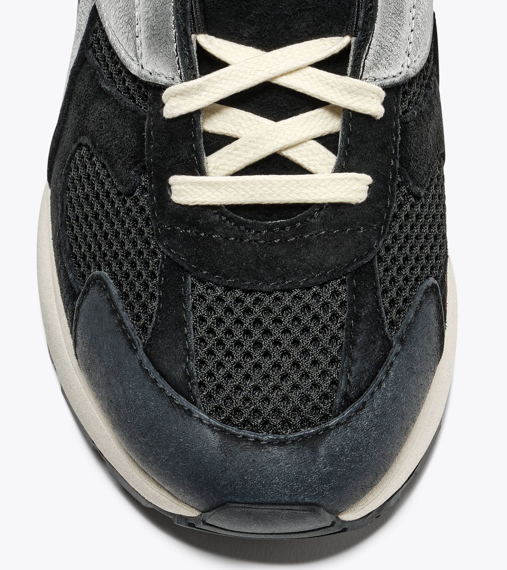 Sneaker Heritage in pelle e mesh  - Donna
 MERCURY ELITE METAL USED WN NERO - Diadora