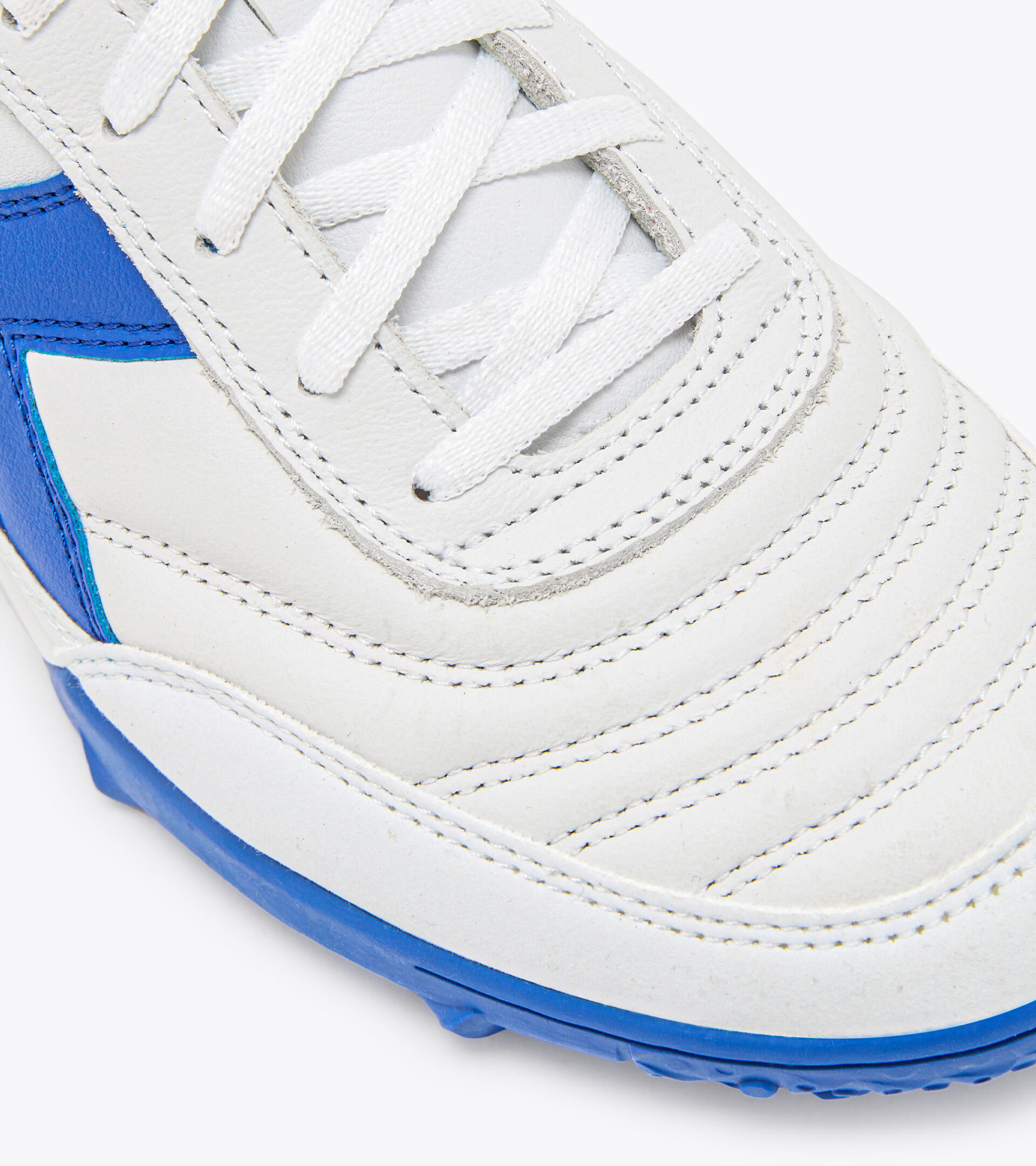 Futsal boot - Specific outsole for synthetic/hard grounds CALCETTO II LT TF OPTICAL WHITE/ROYAL BLUE - Diadora