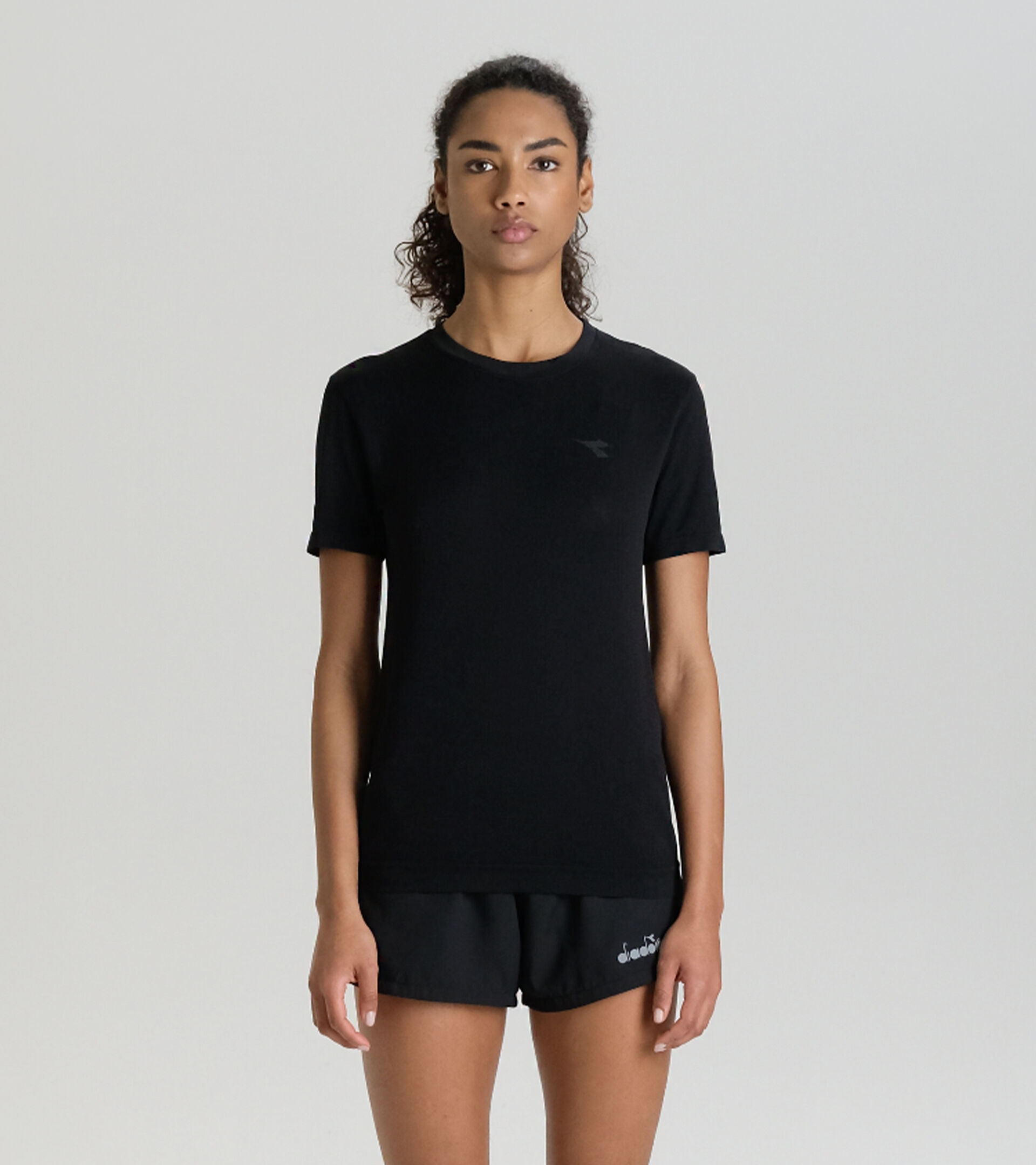 T-shirt da running senza cuciture - Made in Italy - Donna L. SS T-SHIRT SKIN FRIENDLY NERO - Diadora