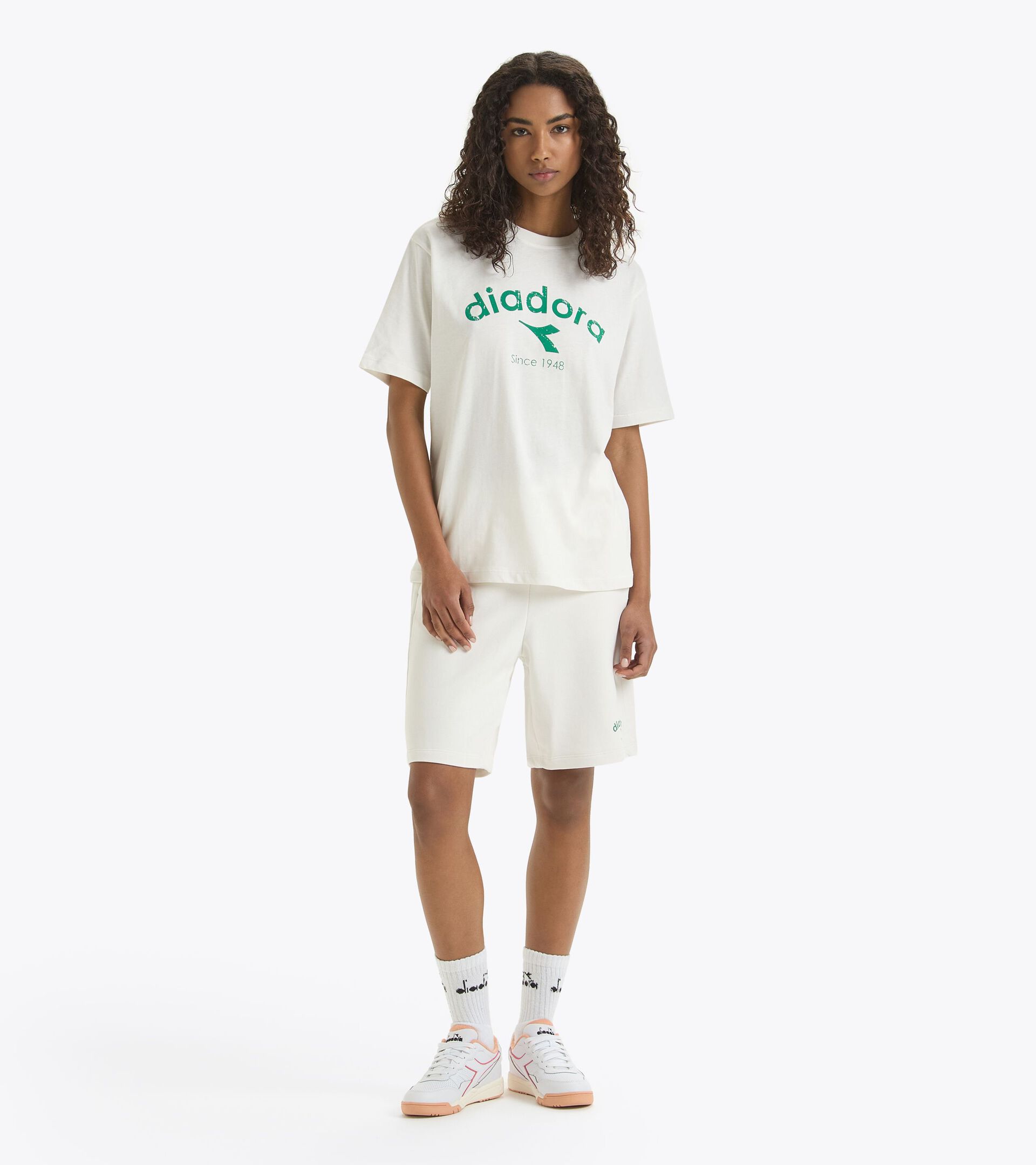 Camiseta - Gender neutral T-SHIRT SS ATHL. LOGO BLANCA LECHE - Diadora
