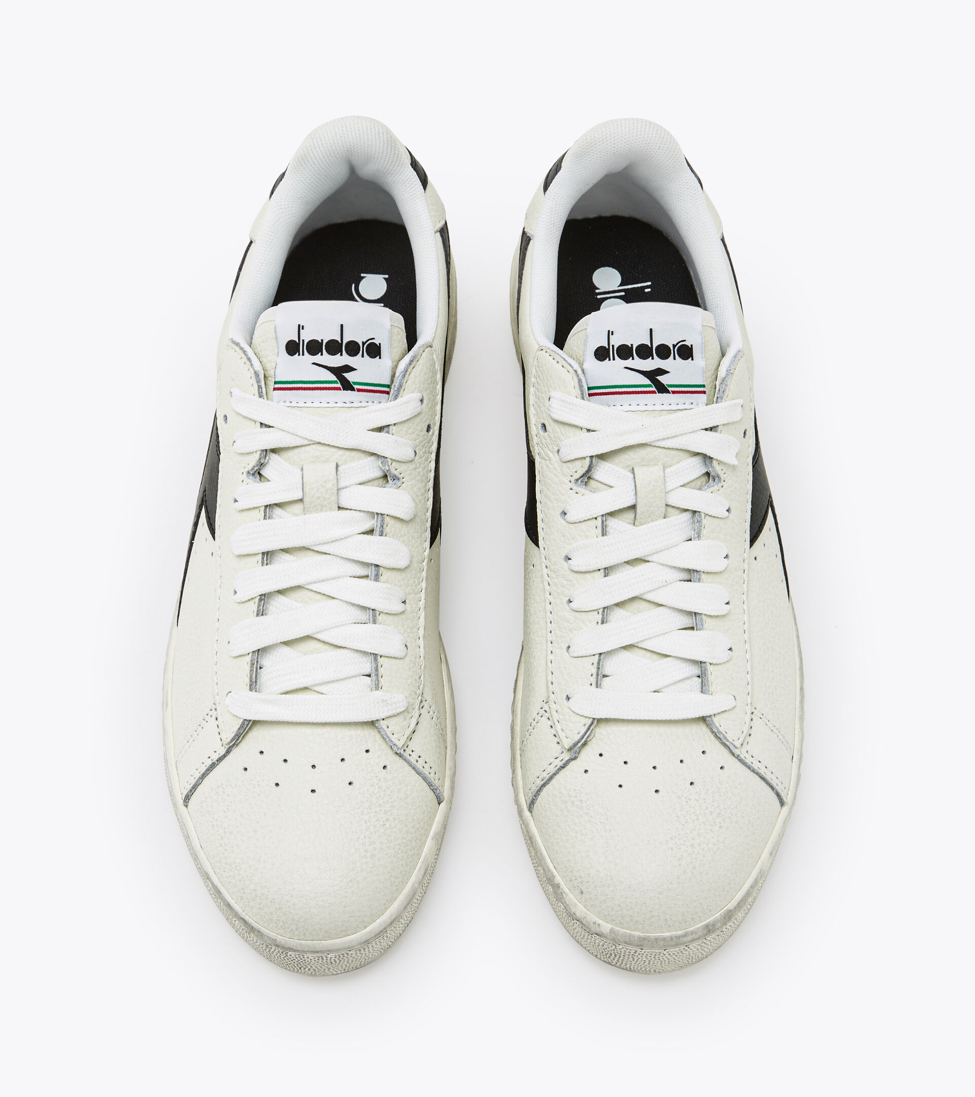 Sporty sneakers - Unisex GAME L LOW WAXED WHITE/BLACK - Diadora