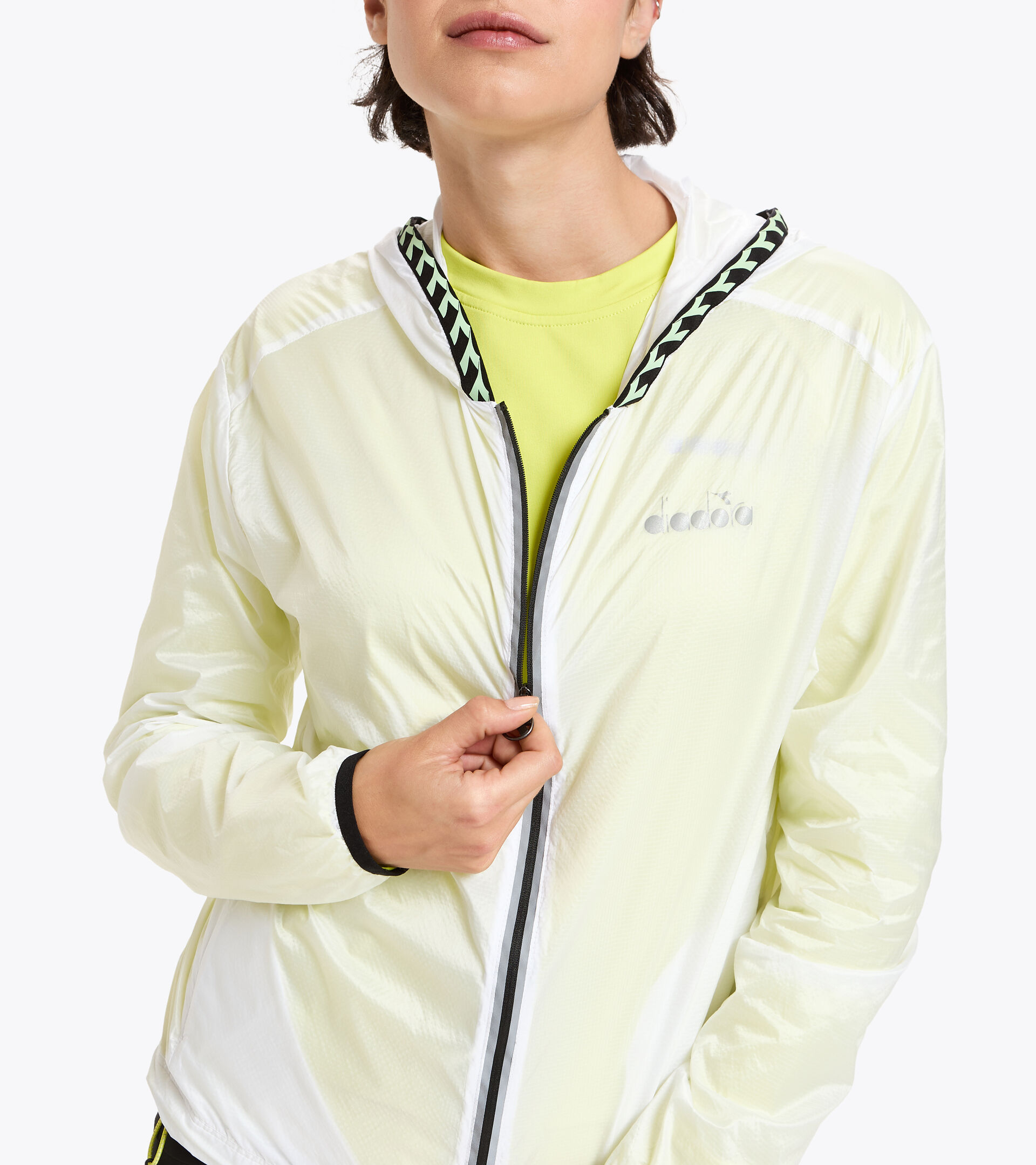 Running windbreaker - Women L. MULTILAYER JACKET BE ONE OPTICAL WHITE - Diadora