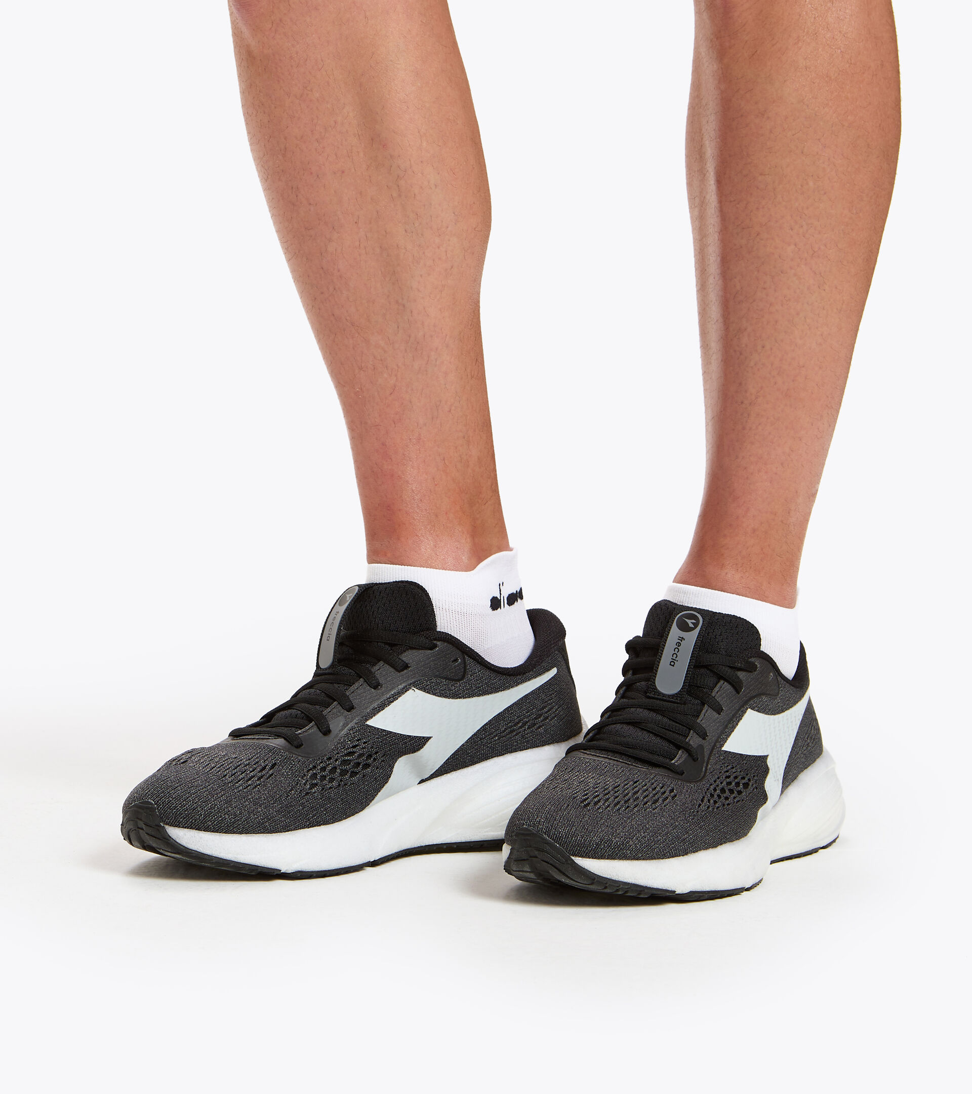Running shoes - Men FRECCIA BLACK/STEEL GRAY/WHITE - Diadora