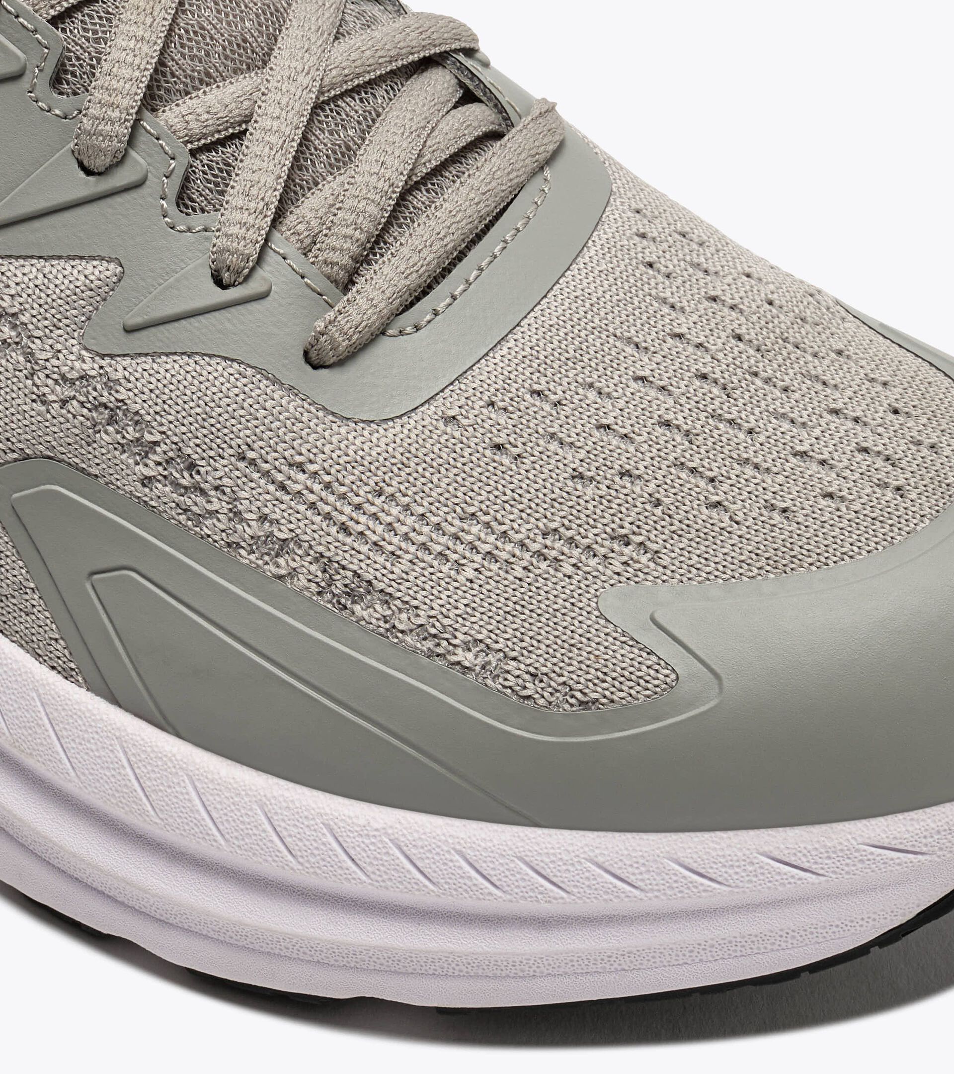 Chaussure de marche - Homme
 PASSO 6 ARGENTO DD/NERO - Diadora