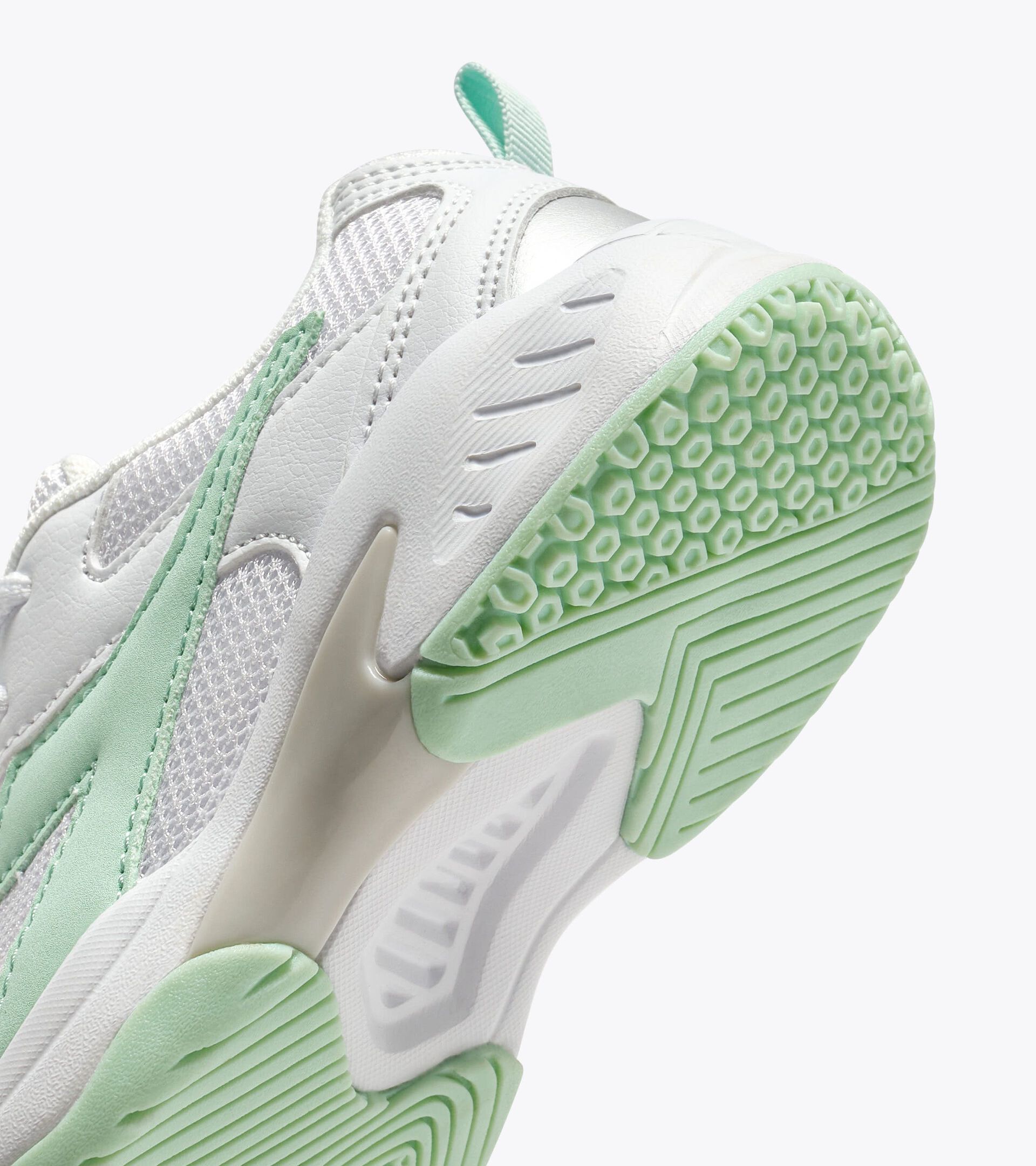 Tennis shoe for firm grounds or clay courts - Entry level - Kids
 S. CHALLENGE 6 SL JR WHITE/BAY - Diadora