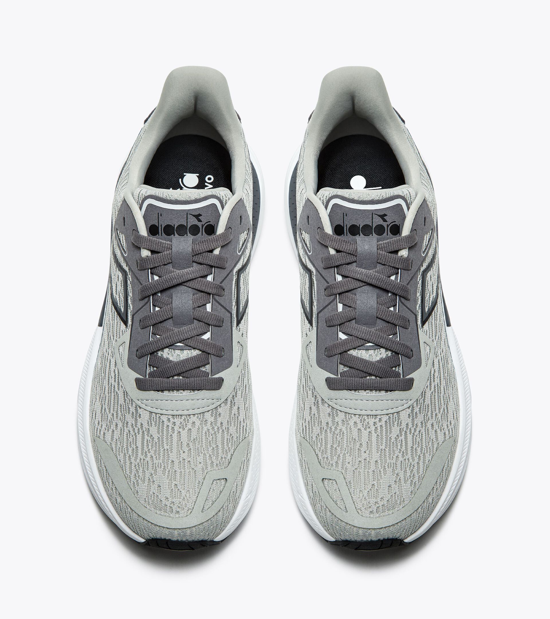 Running shoe - Comfort and stability - Men's NUCLEO 2 SILVER DD/STEEL GRAY/BLACK - Diadora