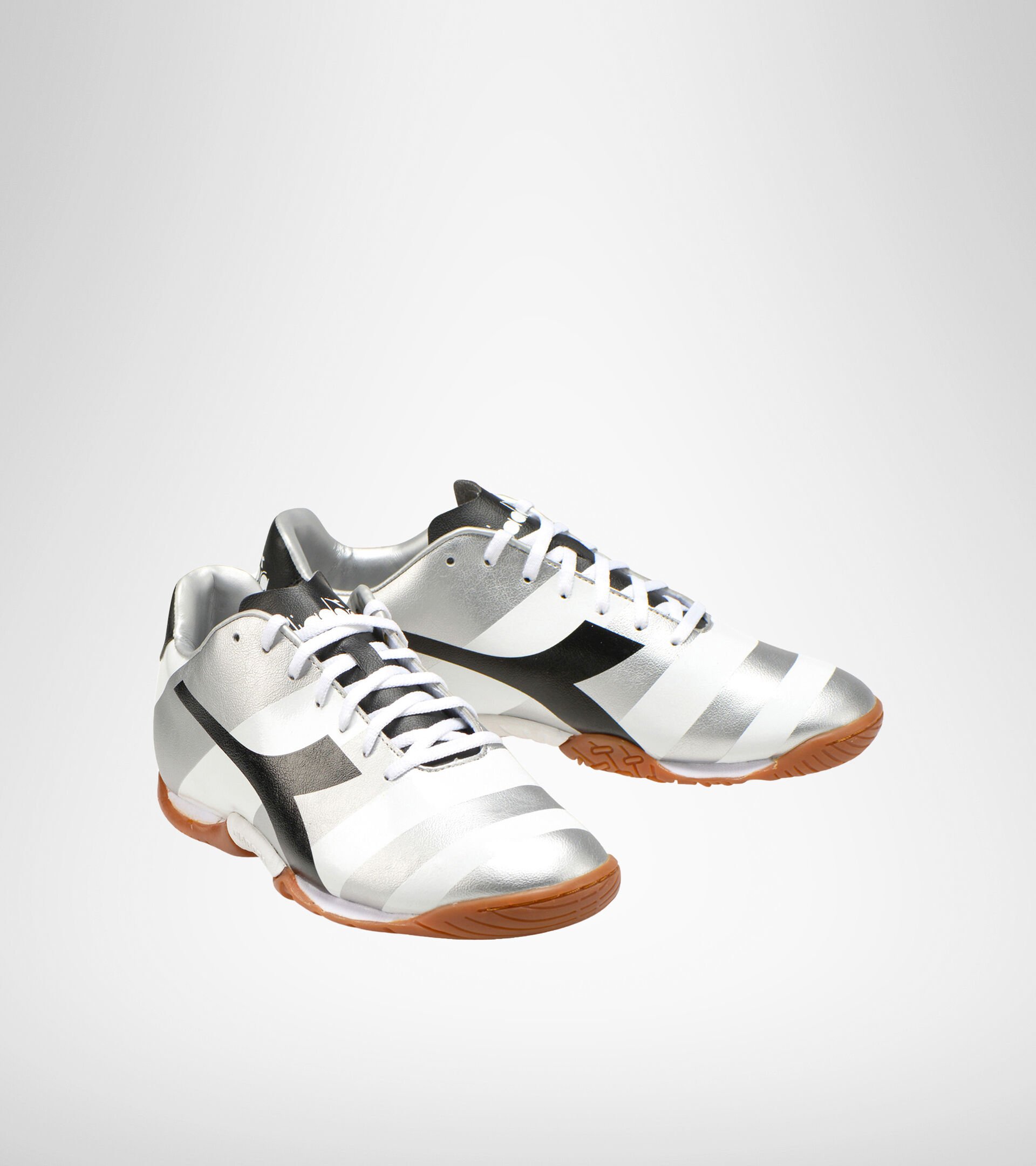 Indoor football boot RAPTOR R ID WHITE/BLACK/SILVER DD - Diadora