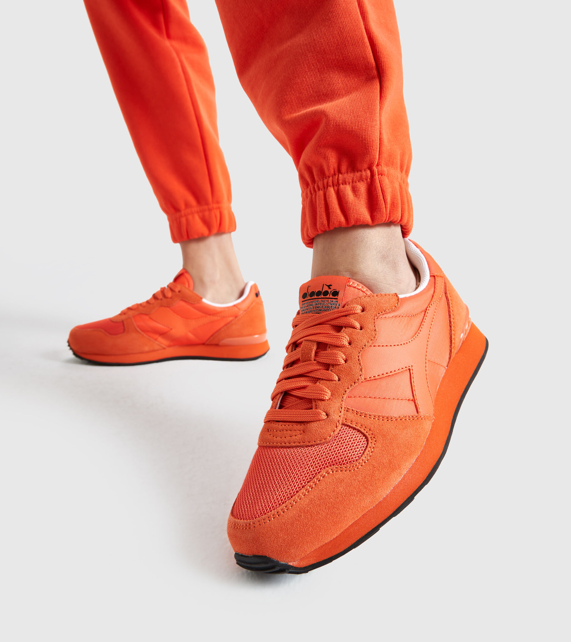 Sportswear shoes - Unisex CAMARO MANIFESTO COLOR VERMILLION ORANGE - Diadora
