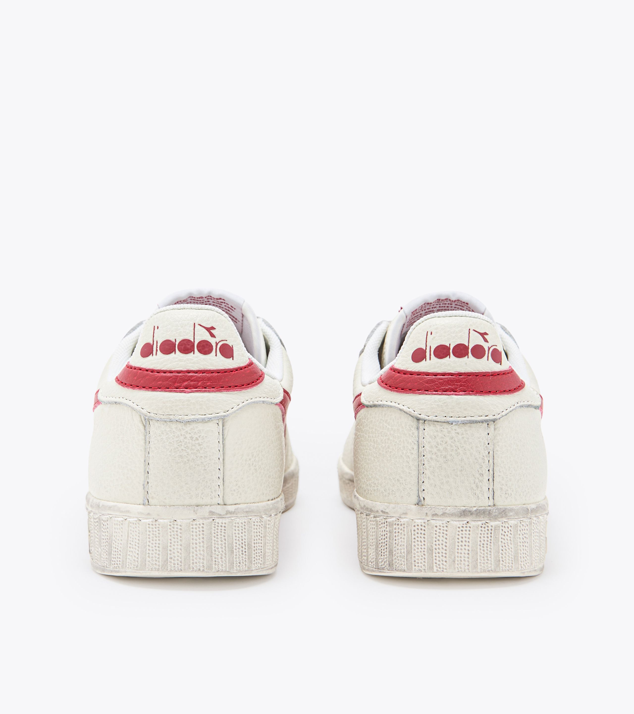 Diadora red sale sneakers