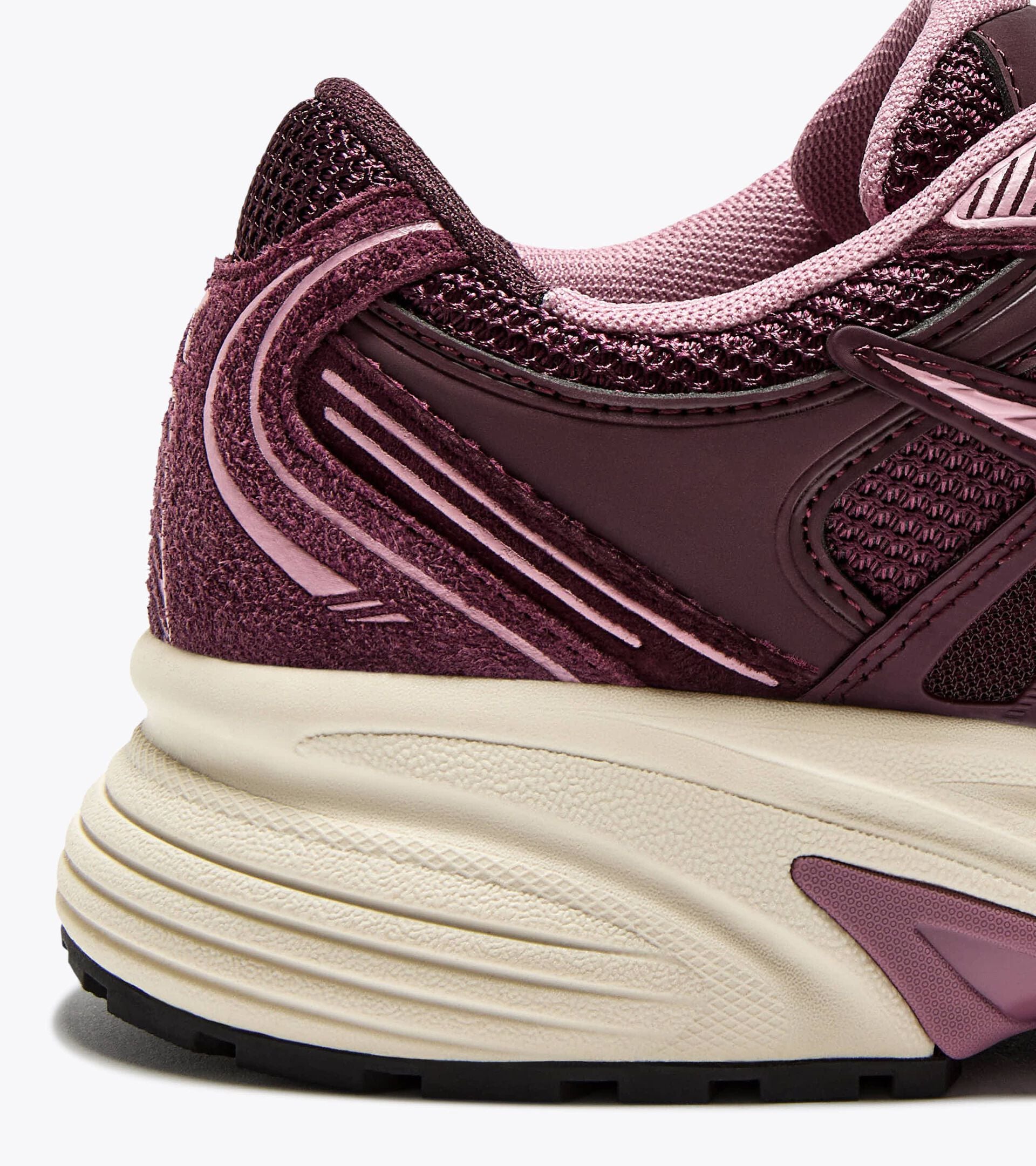 Zapatilla deportiva - Para todos los g&eacute;neros MYTHOS STAR VINO DE CIRUELA - Diadora