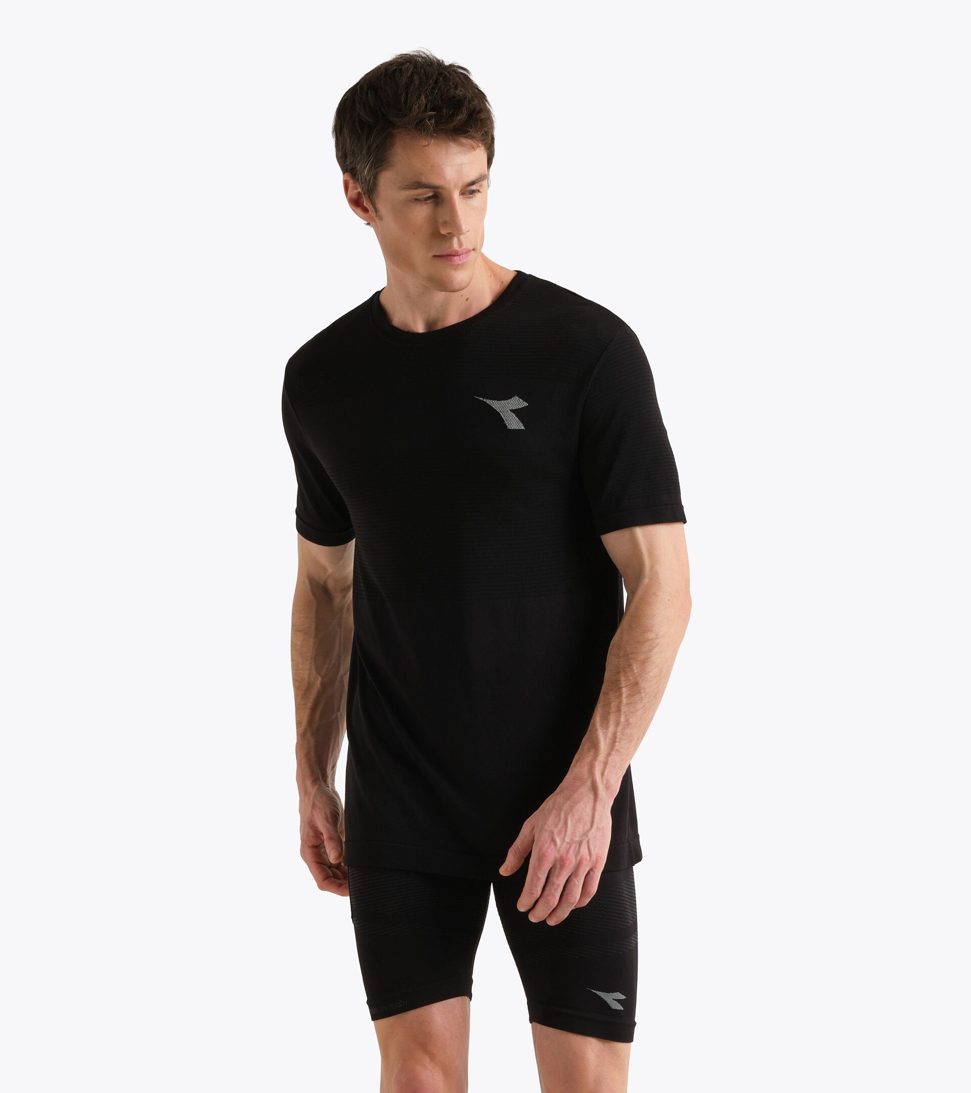 T-shirt technique pour le contr&ocirc;le de la temp&eacute;rature -  Running - Homme
 SS T-SHIRT STRATOUNO NOIR - Diadora