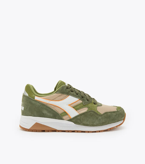 Sporty sneakers - Gender neutral N902 SMOKE GRAY/OLIVINE - Diadora