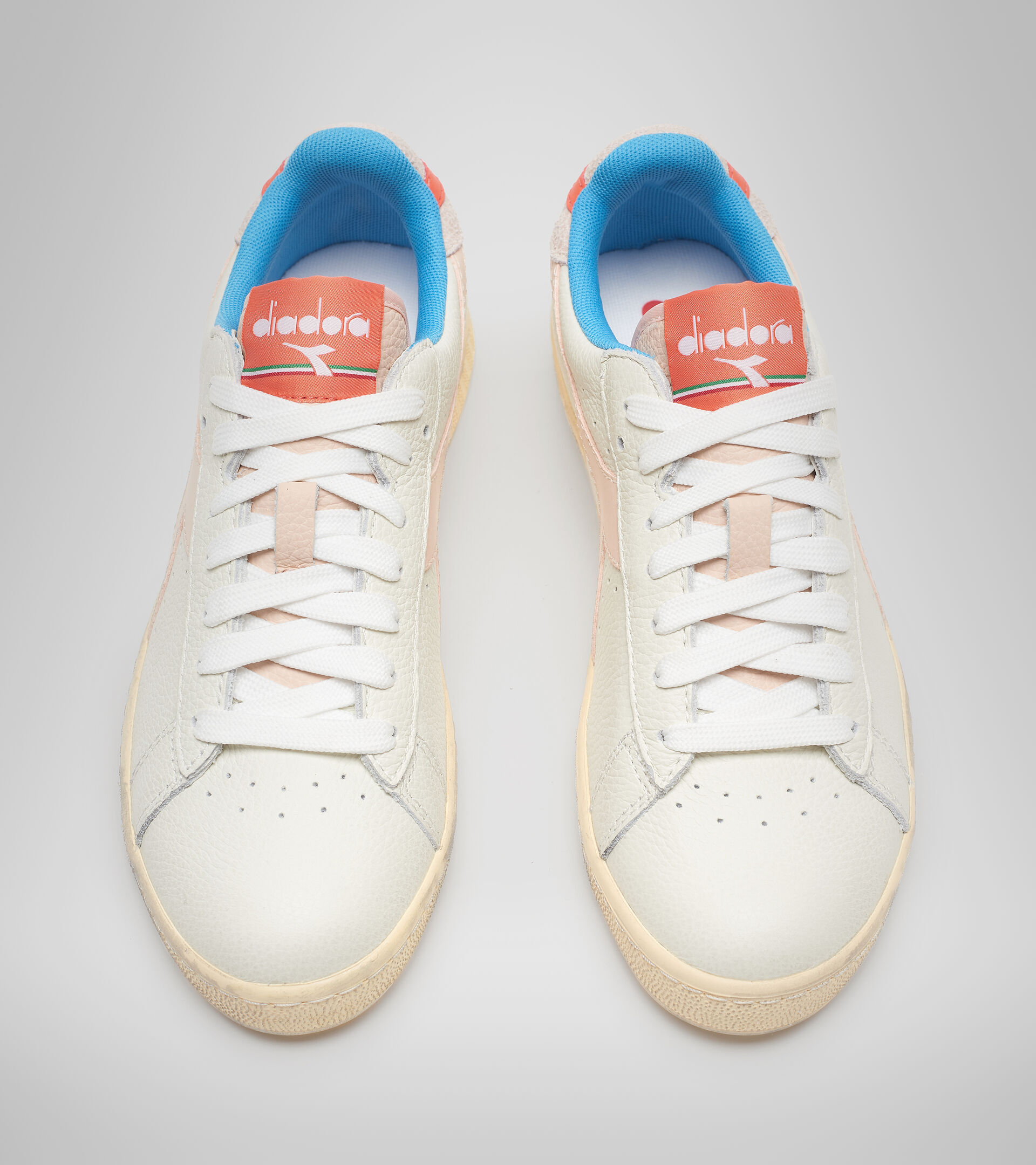Sports shoes - Women GAME L LOW ICONA WN BLC DE BLC/BONNIE BLUE/HOT COR - Diadora