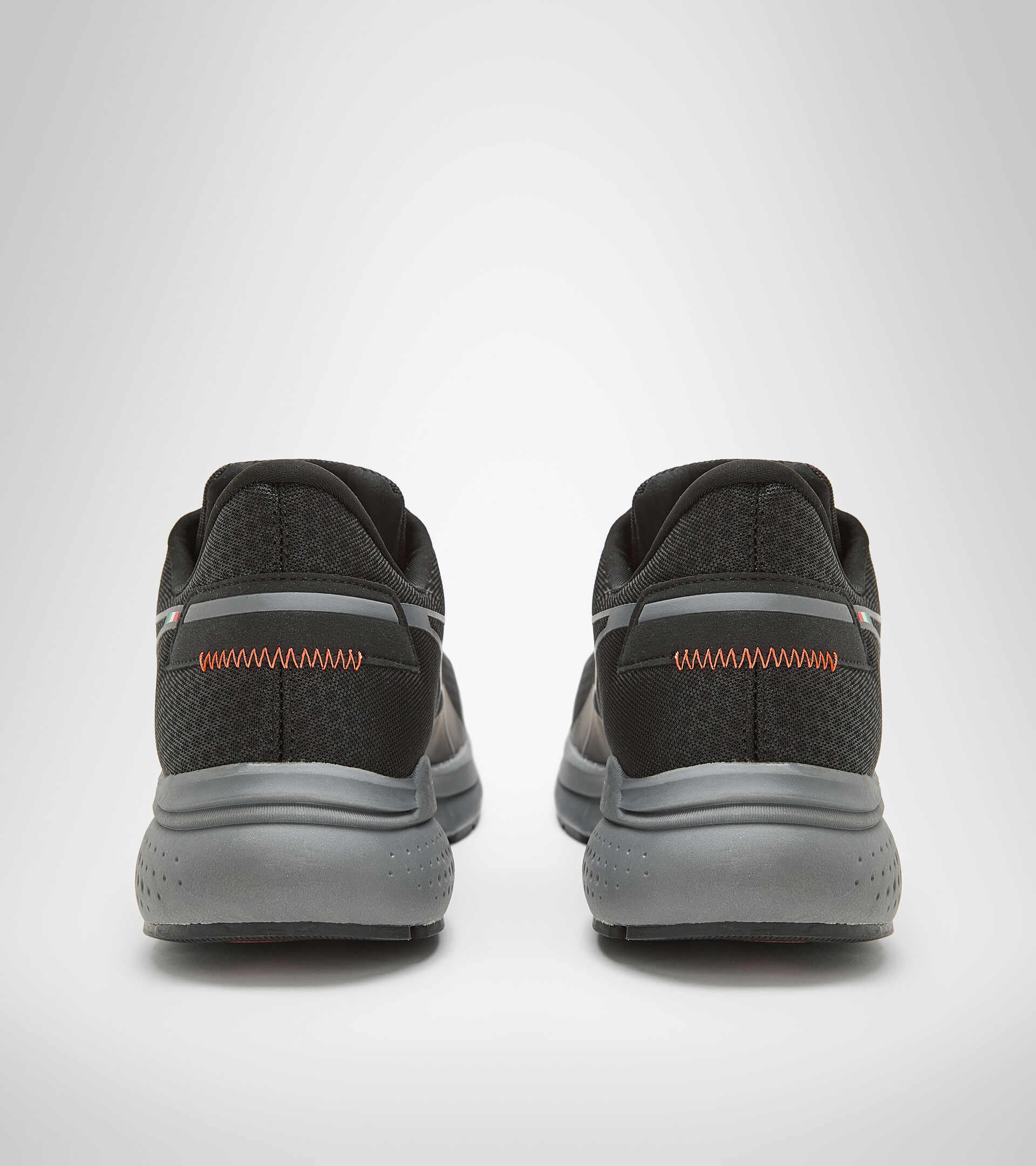 Chaussures de running - Homme PASSO 2 NOIR/GRIS ACIER - Diadora