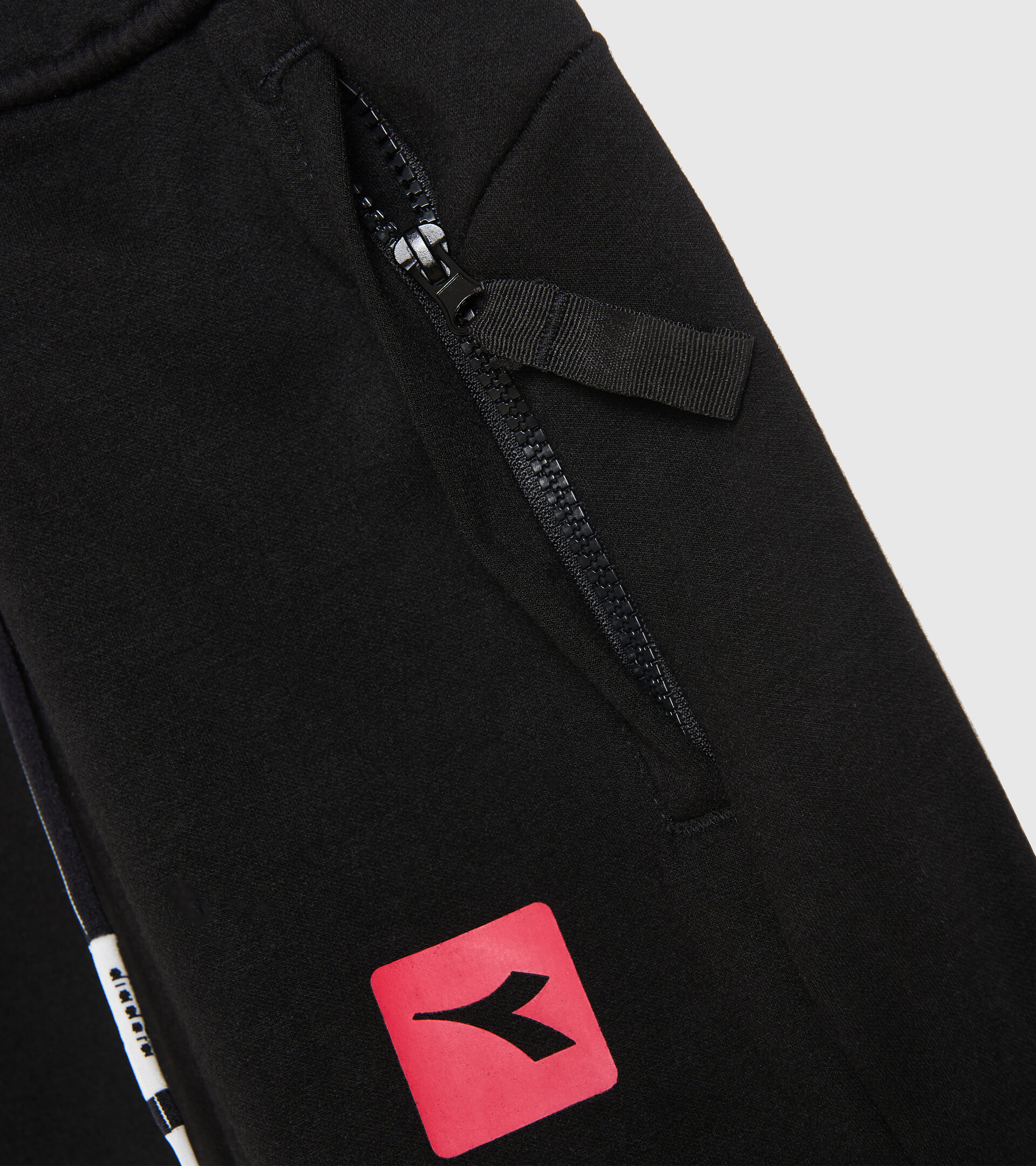 Sports trousers - Women L. JOGGER PANT URBANITY BLACK - Diadora