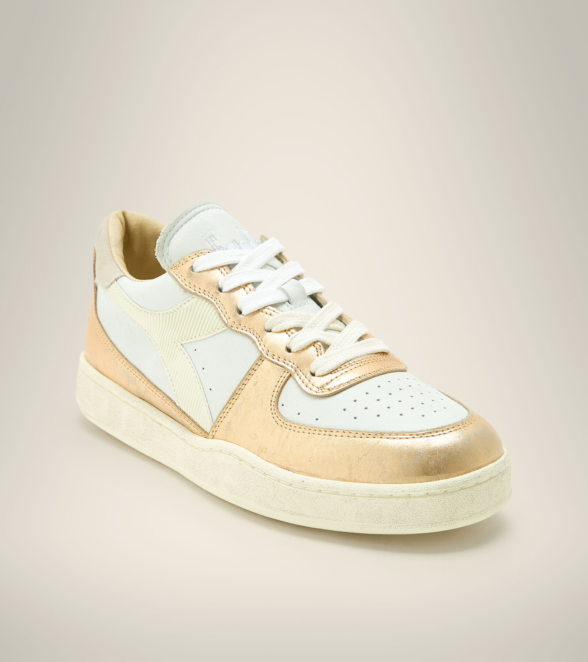 Zapatillas Heritage - Unisex MI BASKET LOW METALLIC DIRTY BLANCO/ORO MARRON - Diadora