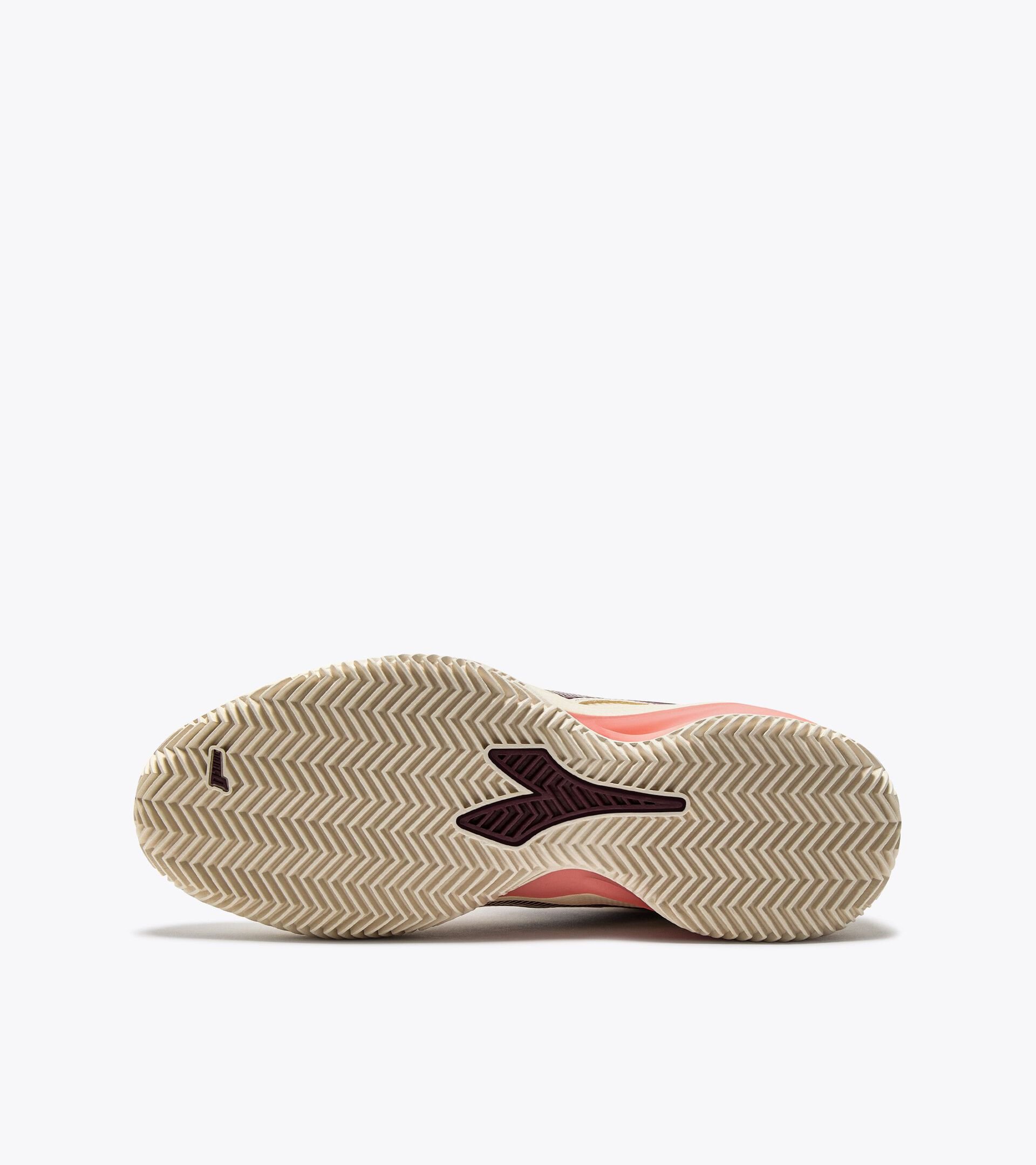 Tennis shoe for clay courts - Protection and cushioning - Women&rsquo;s
 BLUSHIELD TORNEO 3 W CLAY WHISPER WH/MAROON BAN/DES FLWR - Diadora