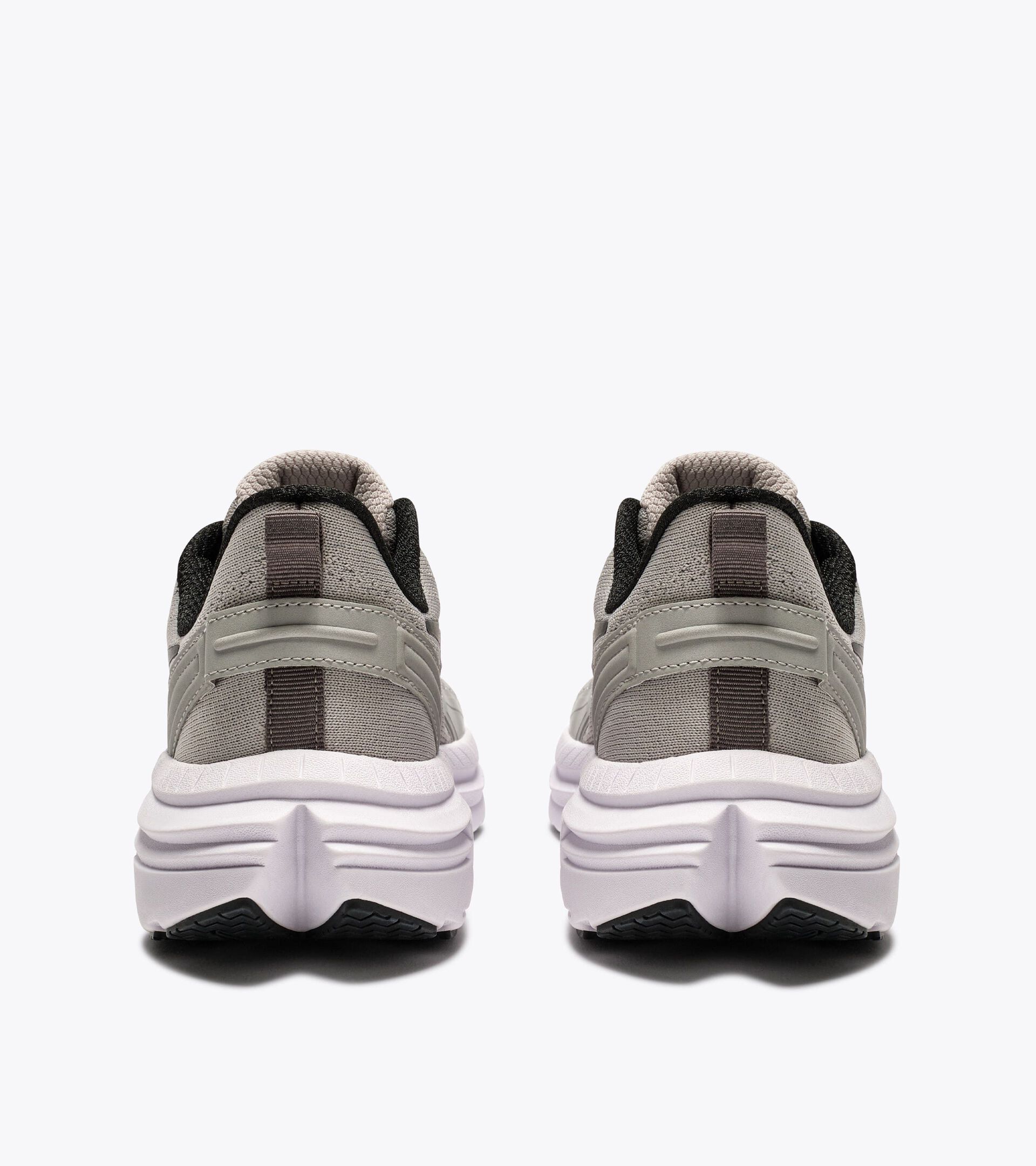 Chaussure de marche - Homme
 PASSO 6 ARGENTO DD/NERO - Diadora