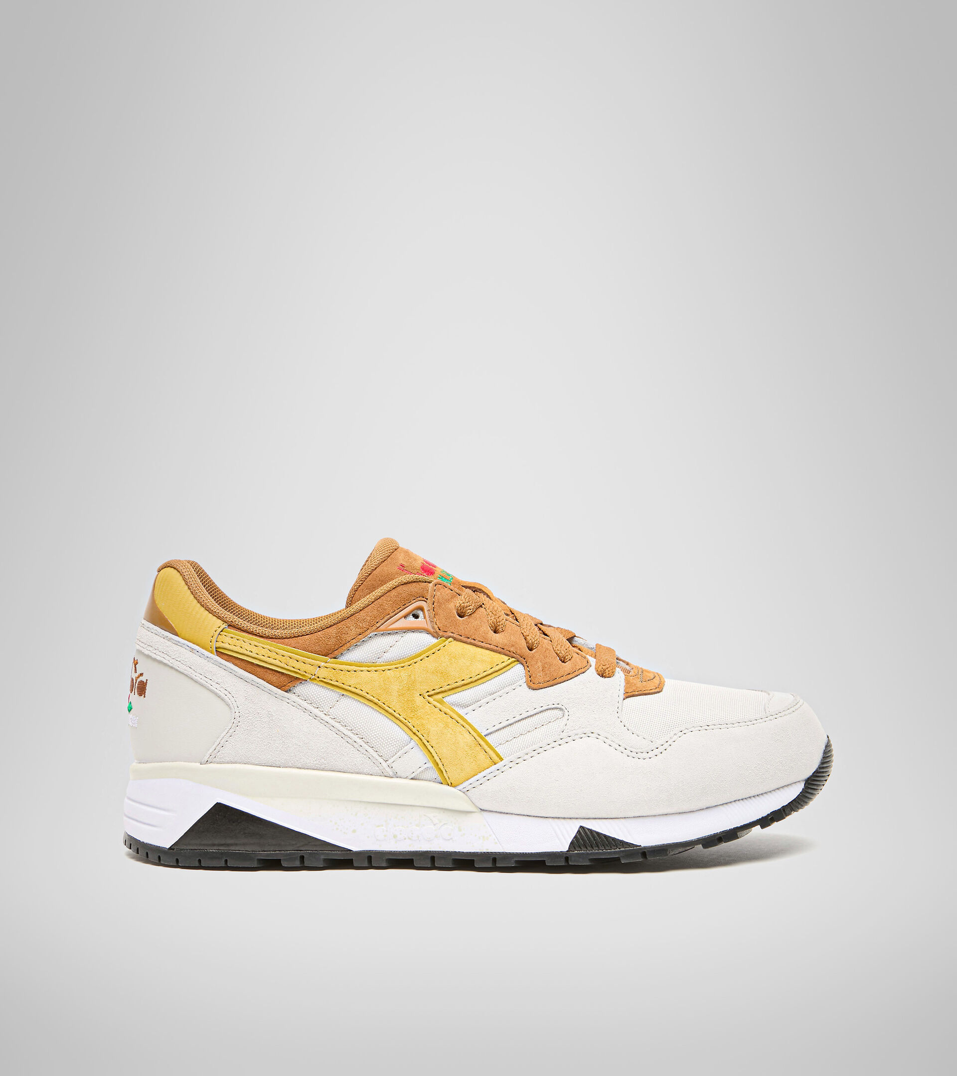Sports shoes - Men N9002 OVERLAND WHITE/SUDAN BROWN - Diadora