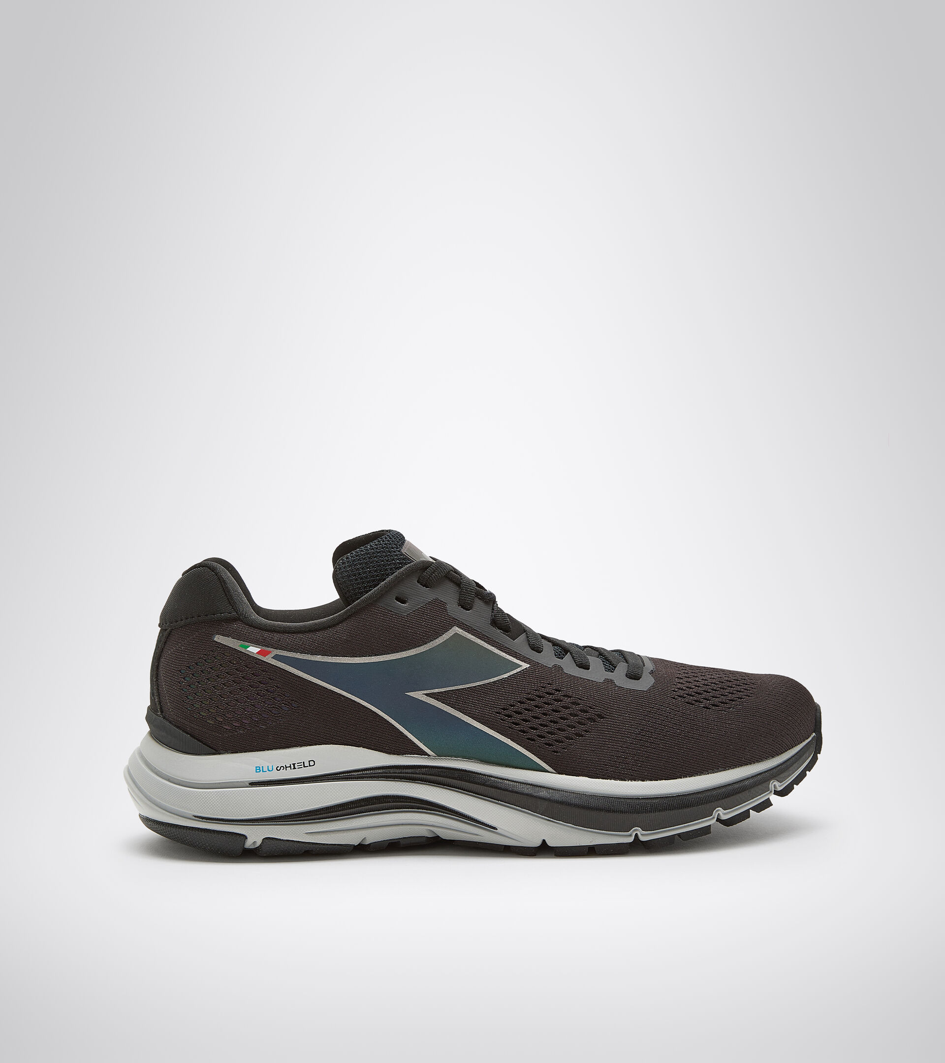 Running shoes - Men MYTHOS BLUSHIELD 7 VORTICE HIP BLACK/SILVER - Diadora