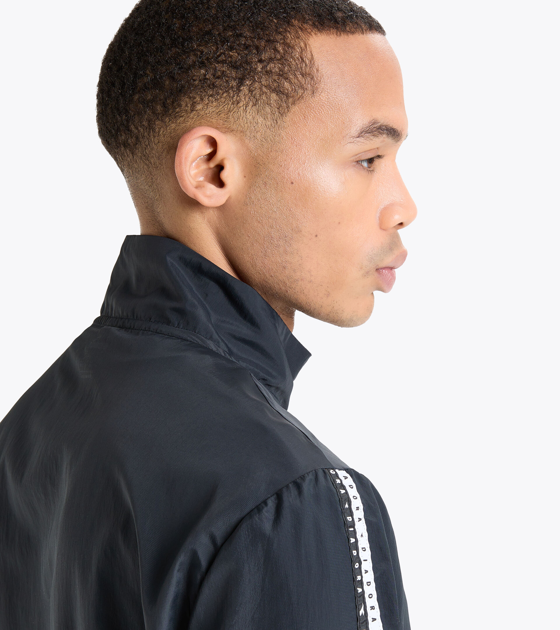 Windproof jacket - Men 
 MULTILAYER JACKET BE ONE BLACK - Diadora